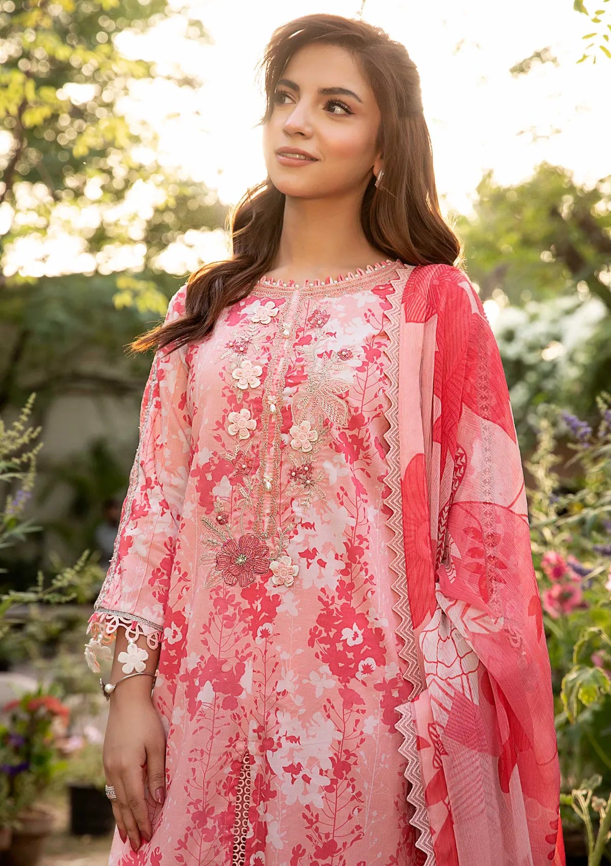 mohsin-saeed-fabrics-designer-daily-wear-formal-and-wedding-suits-within-budget-This-product-is-from-maria-b-m-basic-eid-lawn25-d-10b-is-available-on-Mohsin-saeed-fabrics-website.