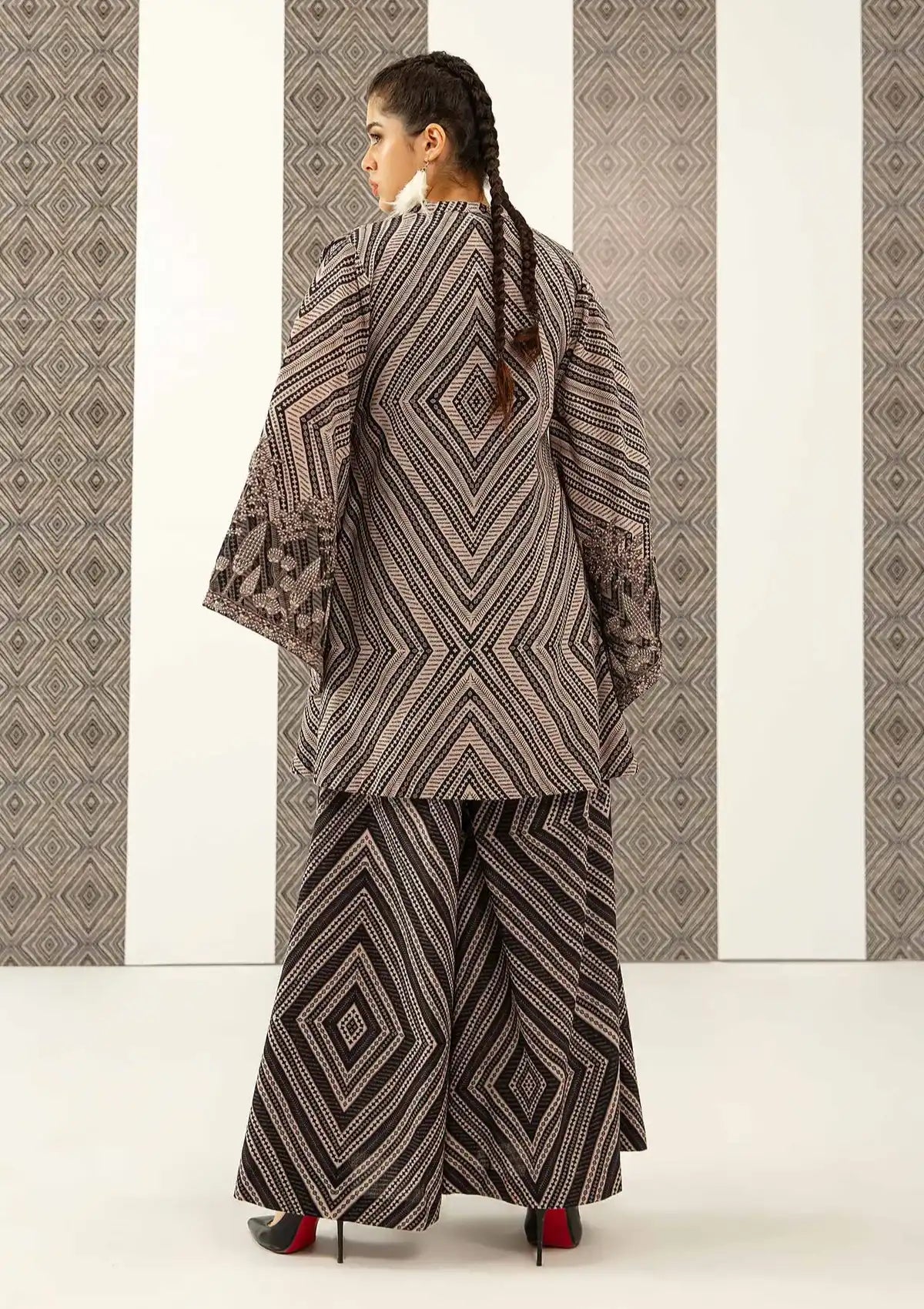 Maria.B M Basics Winter‘23 D-08-A - Mohsin Saeed Fabrics