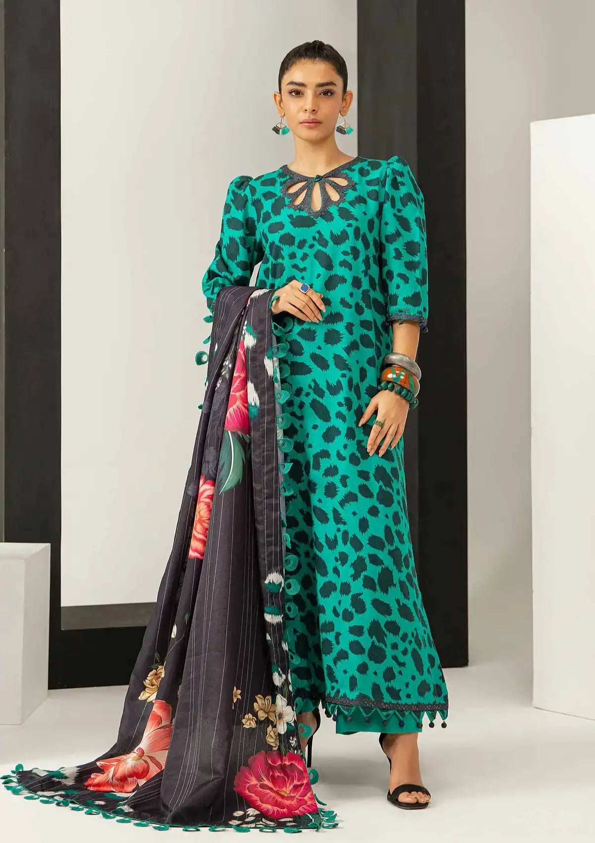 Maria.B M Basics Winter‘23 D-10-B - Mohsin Saeed Fabrics