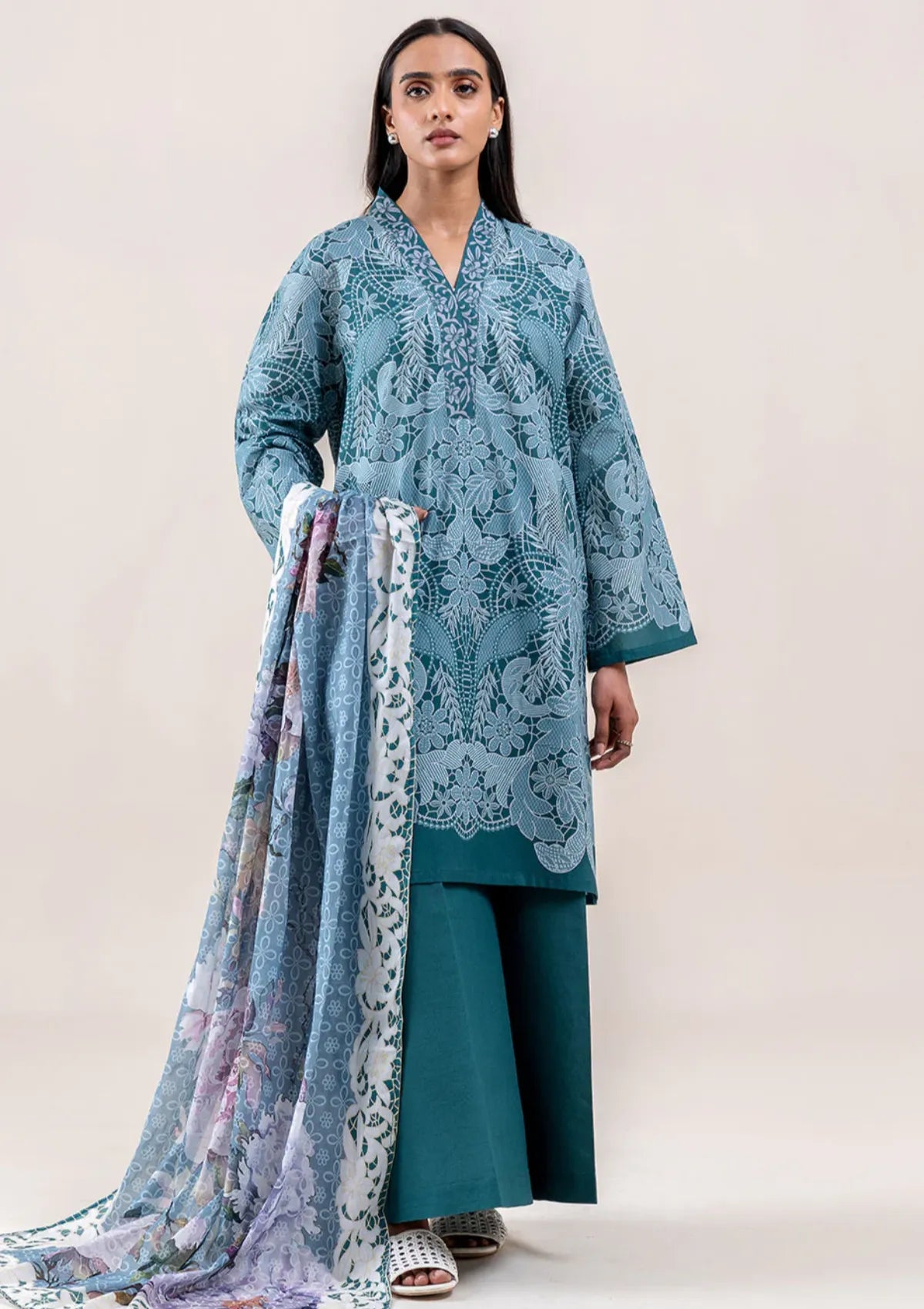mohsin-saeed-fabrics-is-selling-online-and-in stores-Luxury-daily-wear-wedding-wear-formal-wear-in-budgeted-price-This-product-is-from-beechtree-printed-lawn-25-d-04-is-available-on-Mohsin-saeed-fabrics-website.