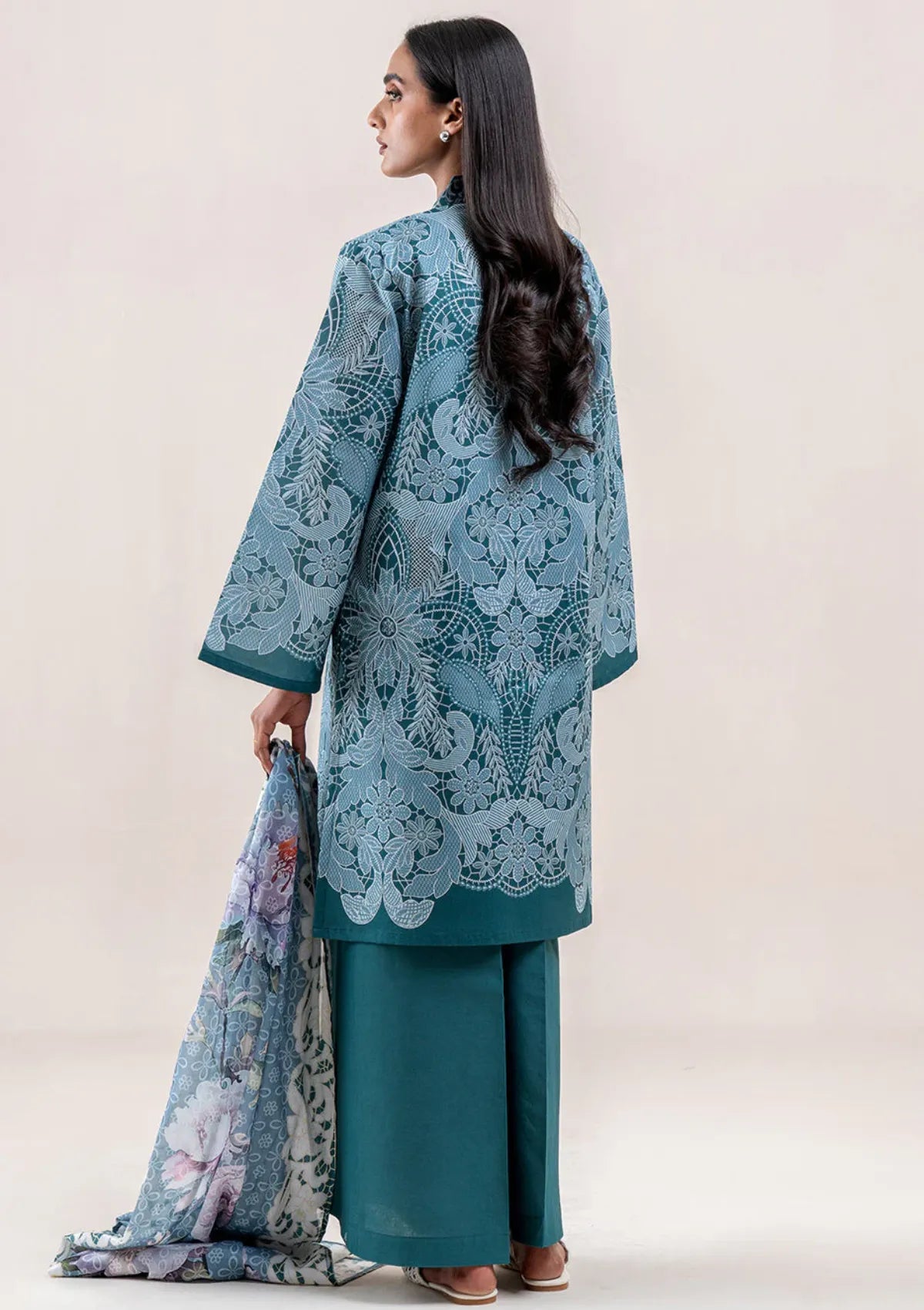 mohsin-saeed-fabrics-is-selling-online-and-in stores-Luxury-daily-wear-wedding-wear-formal-wear-in-budgeted-price-This-product-is-from-beechtree-printed-lawn-25-d-04-is-available-on-Mohsin-saeed-fabrics-website.