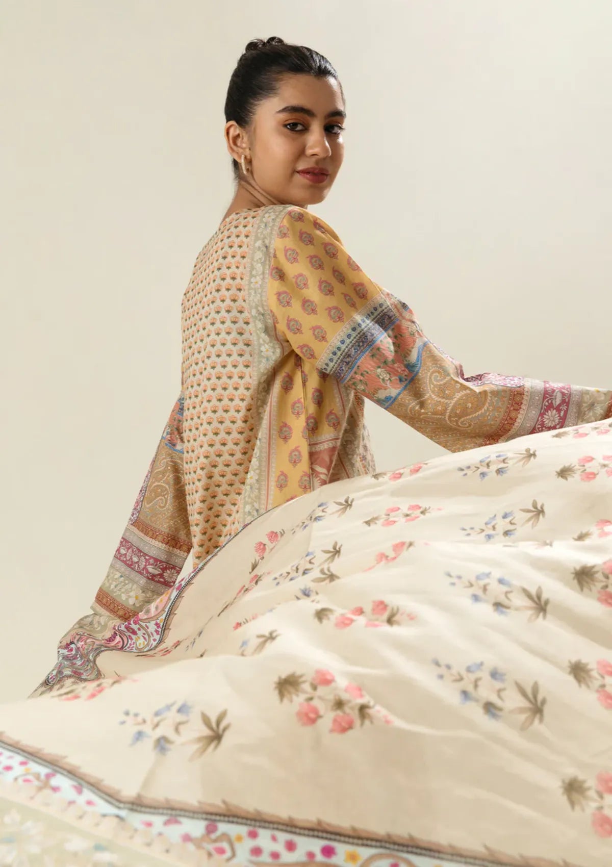 mohsin-saeed-fabrics-is-selling-online-and-in stores-Luxury-daily-wear-wedding-wear-formal-wear-in-budgeted-price-This-product-is-from-beechtree-printed-lawn-25-d-08-is-available-on-Mohsin-saeed-fabrics-website.