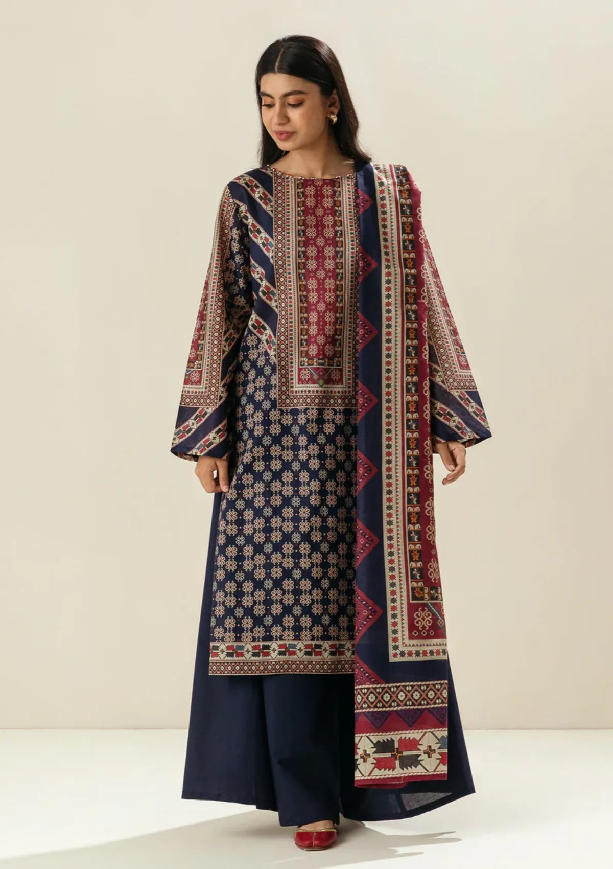 mohsin-saeed-fabrics-is-selling-online-and-in stores-Luxury-daily-wear-wedding-wear-formal-wear-in-budgeted-price-This-product-is-from-beechtree-printed-lawn-25-d-09-is-available-on-Mohsin-saeed-fabrics-website.