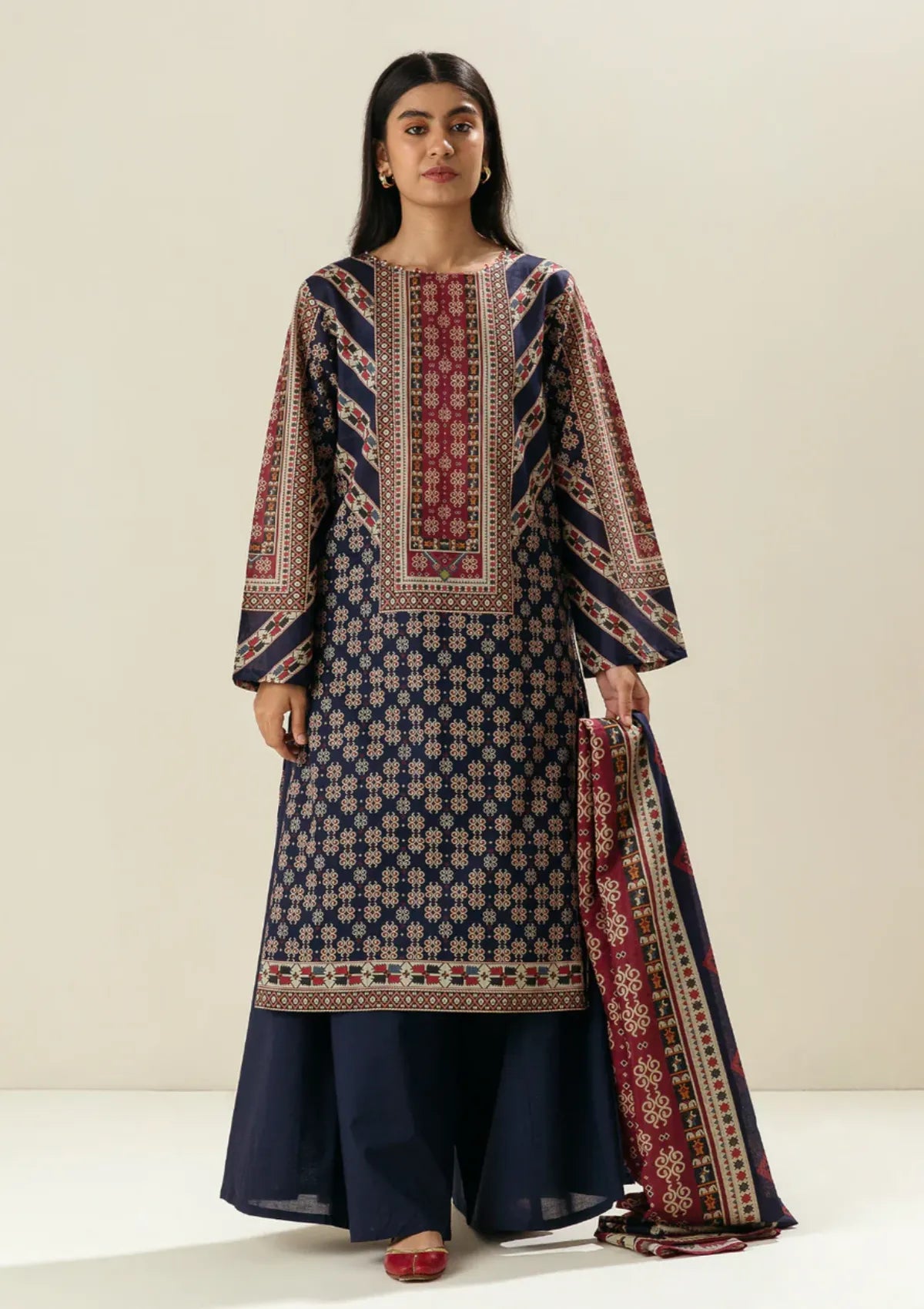 mohsin-saeed-fabrics-is-selling-online-and-in stores-Luxury-daily-wear-wedding-wear-formal-wear-in-budgeted-price-This-product-is-from-beechtree-printed-lawn-25-d-09-is-available-on-Mohsin-saeed-fabrics-website.