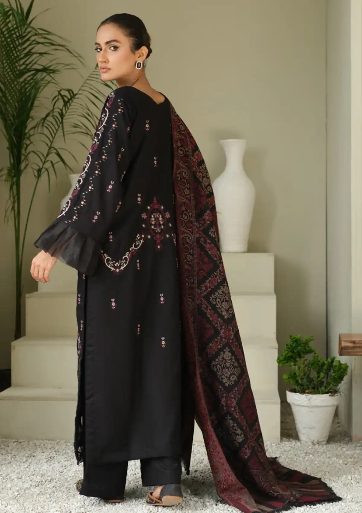 Marjjan Wool Shawl'24 MDS-71 BLACK