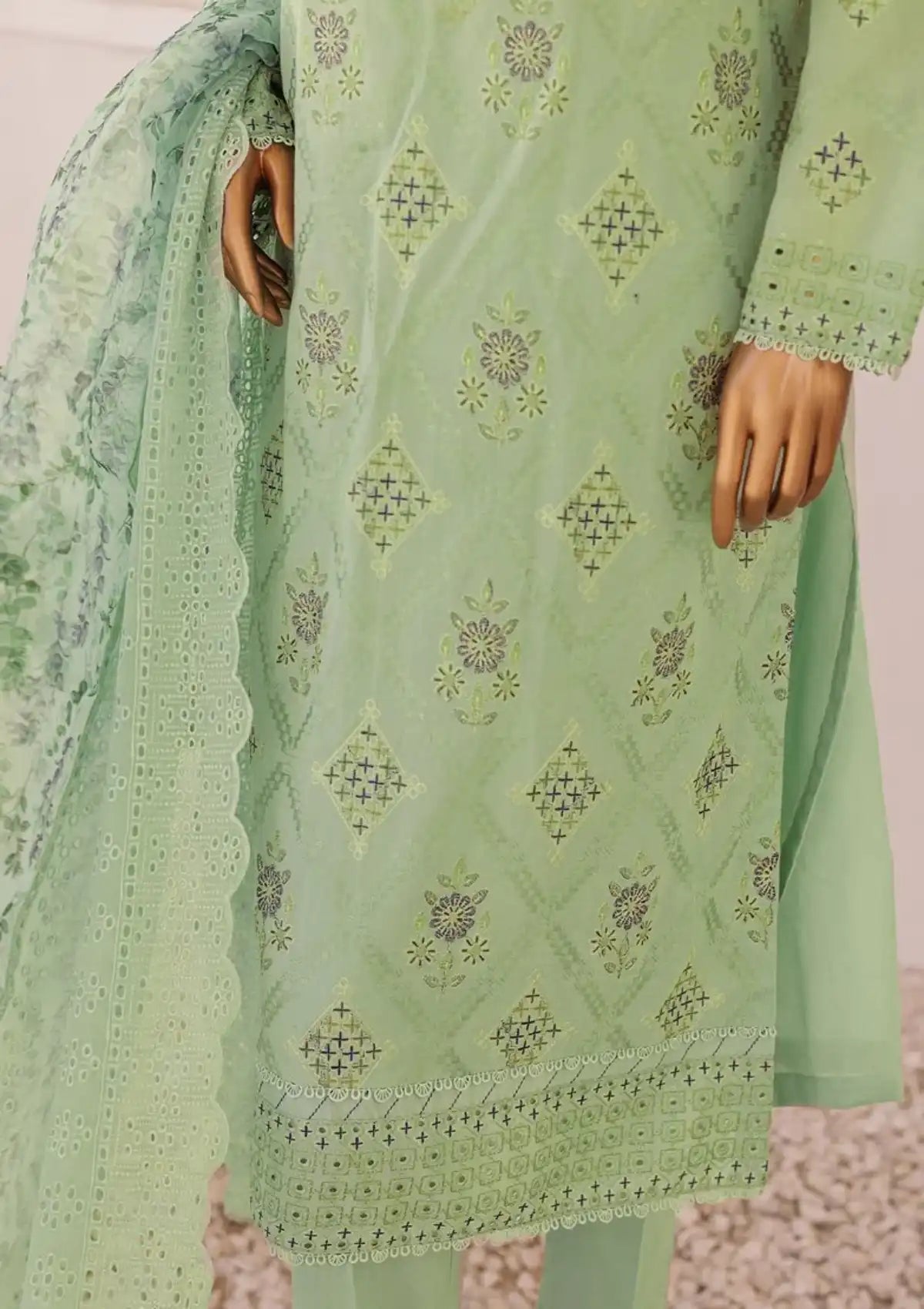HZ Majestic Luxury Emb Lawn'24 MEC-05 - Mohsin Saeed Fabrics