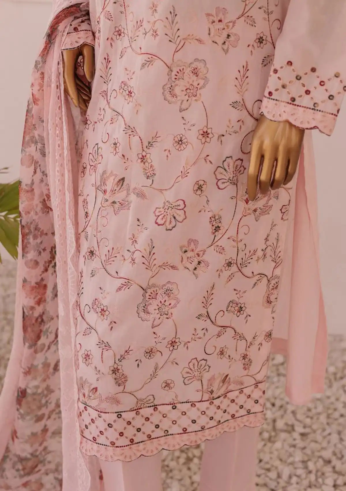 HZ Majestic Luxury Emb Lawn'24 MEC-06 - Mohsin Saeed Fabrics