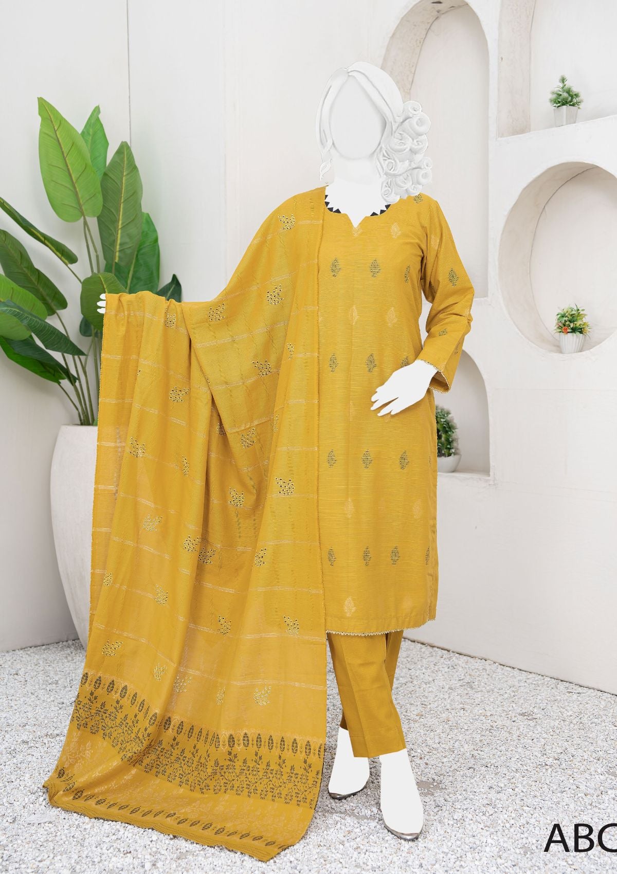 Mehwish Emb Khaddar'24 D-30325