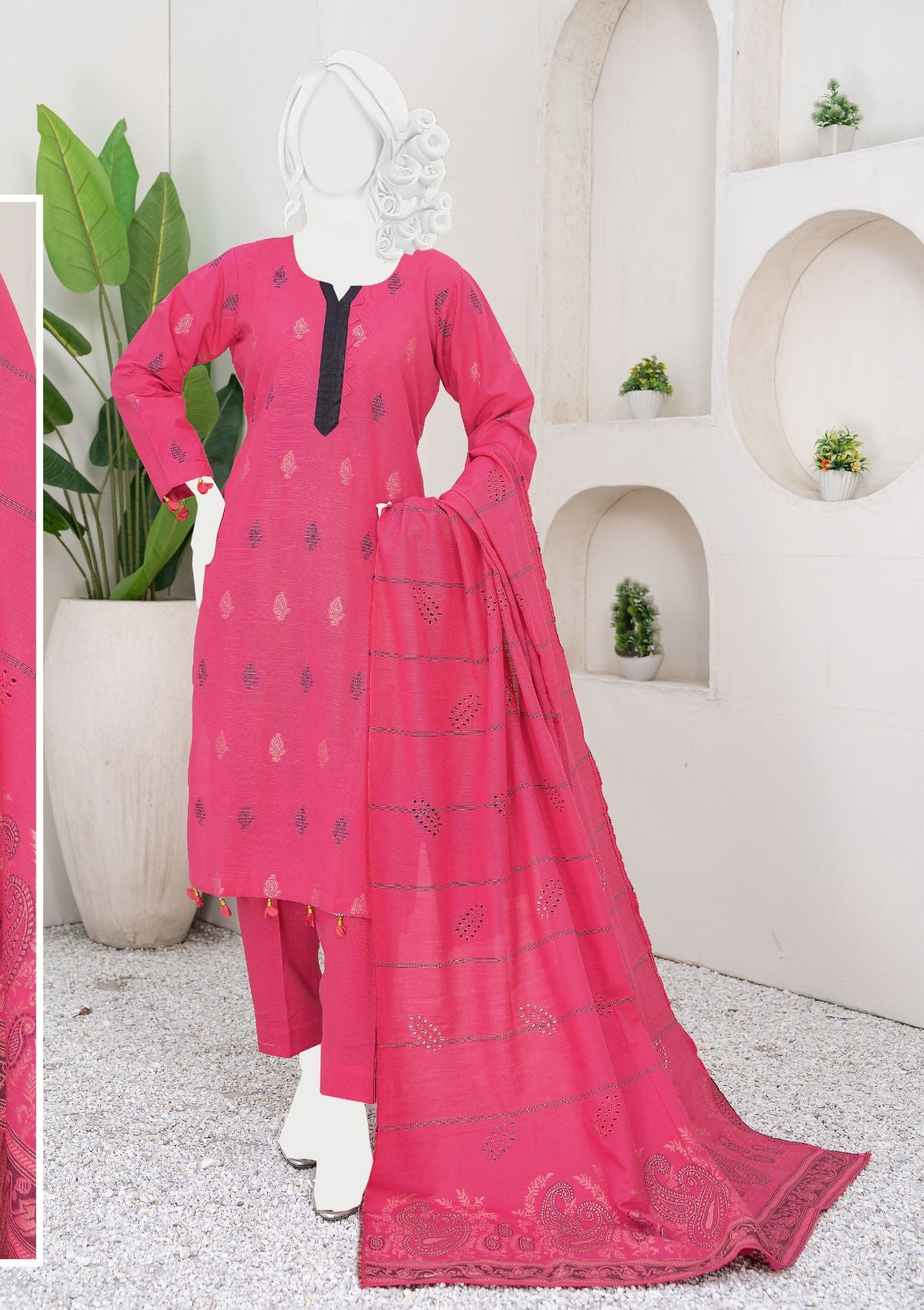 Mehwish Emb Khaddar'24 D-30425