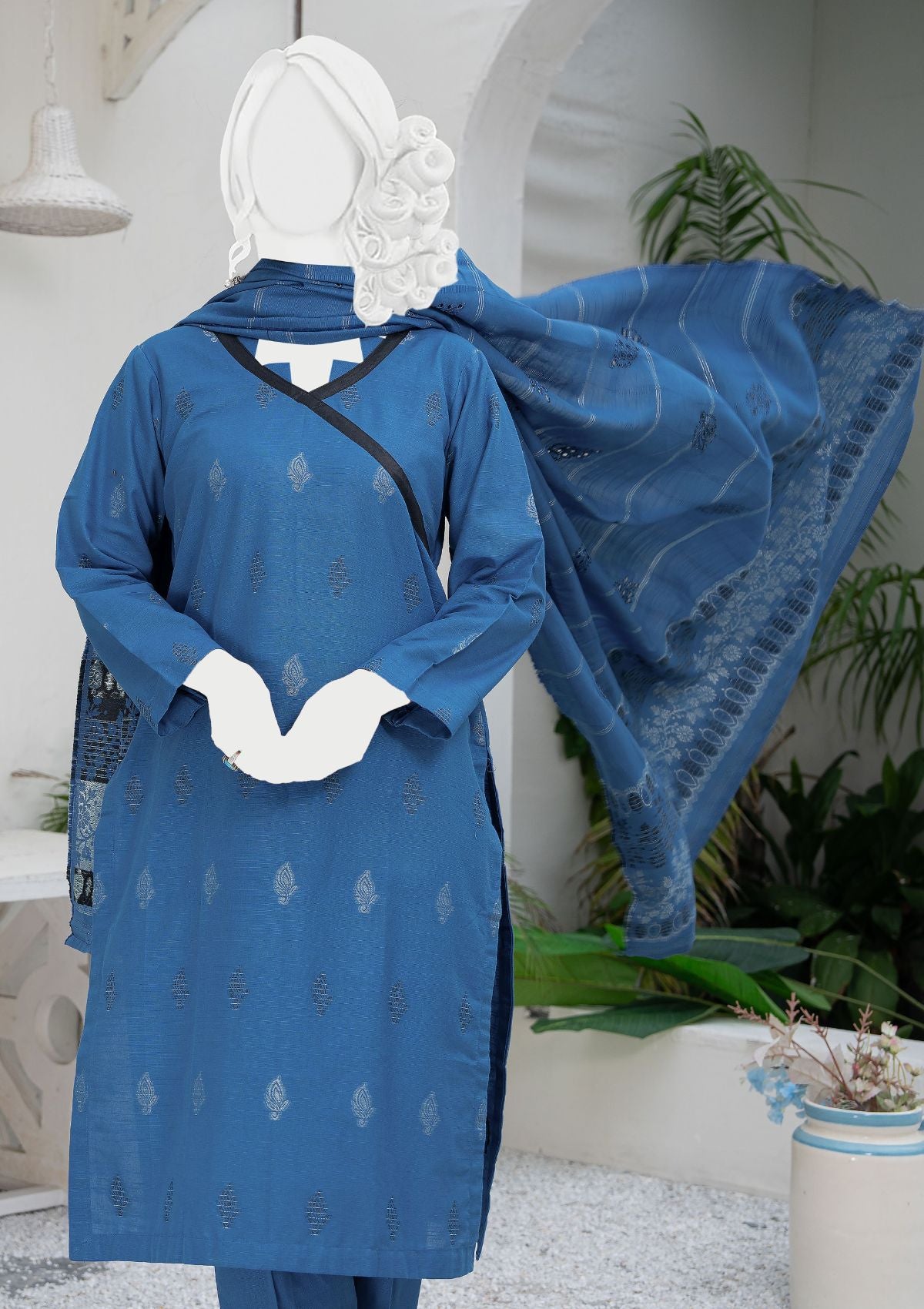 Mehwish Emb Khaddar'24 D-30725