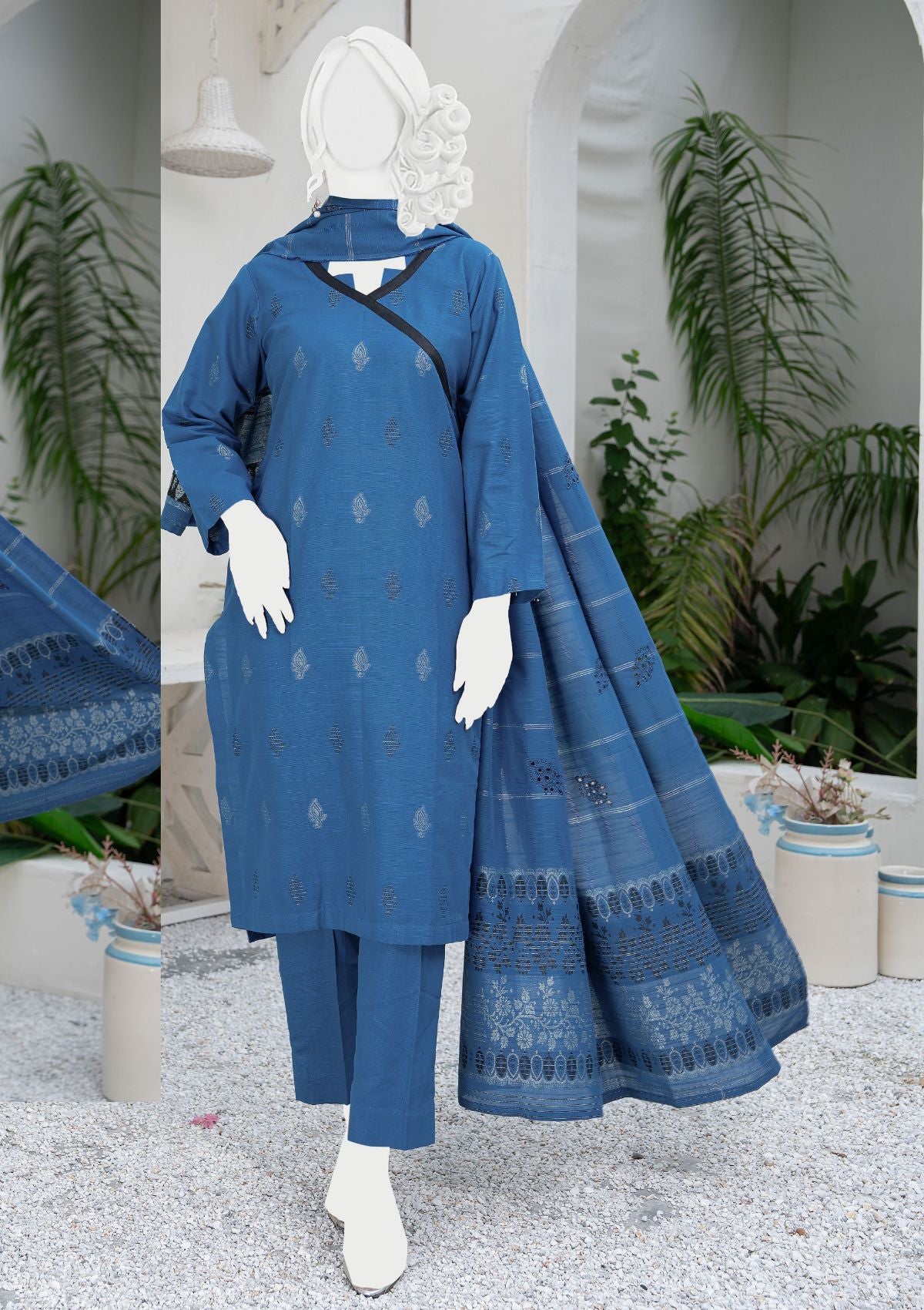 Mehwish Emb Khaddar'24 D-30725