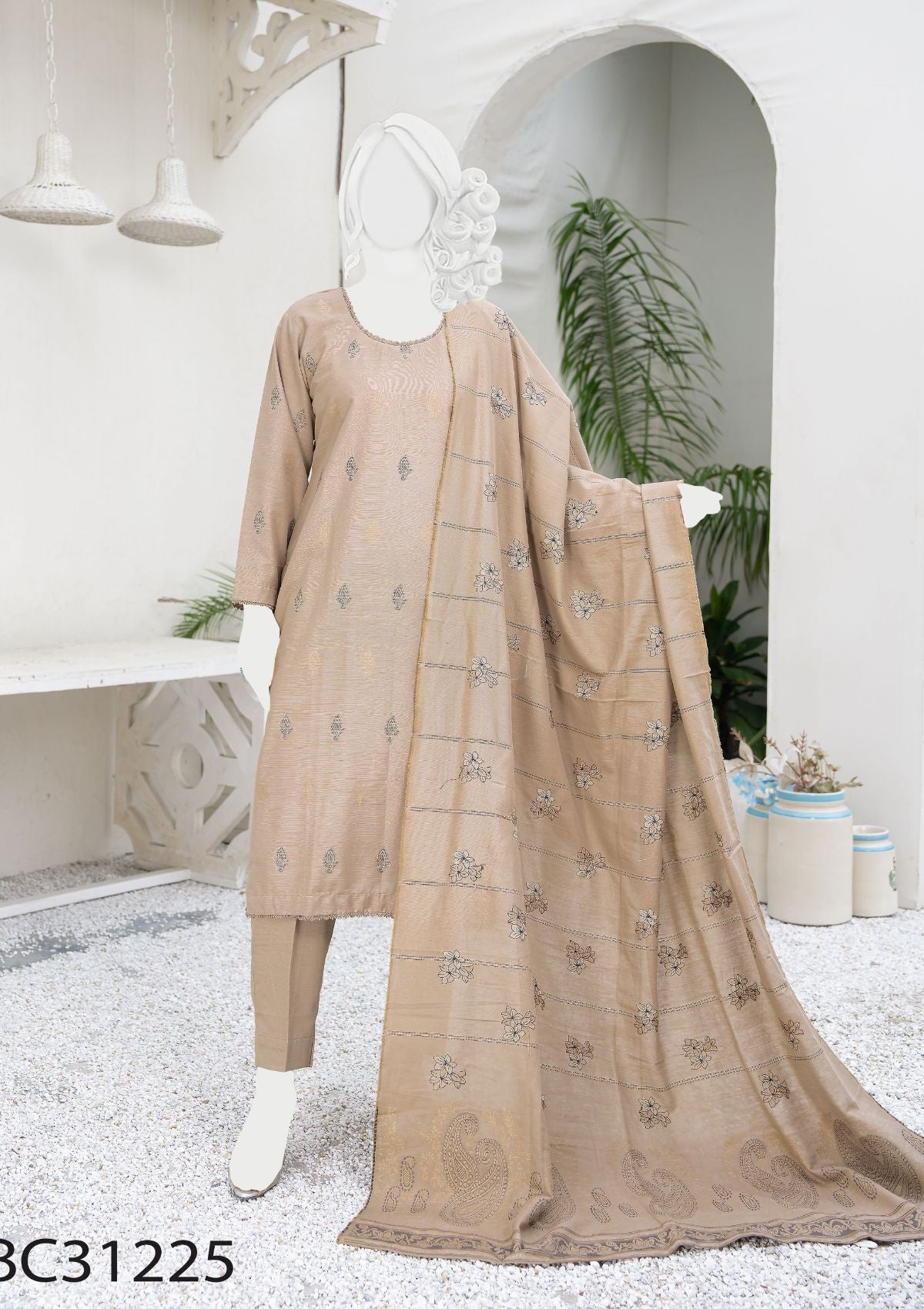 Mehwish Emb Khaddar'24 D-31225