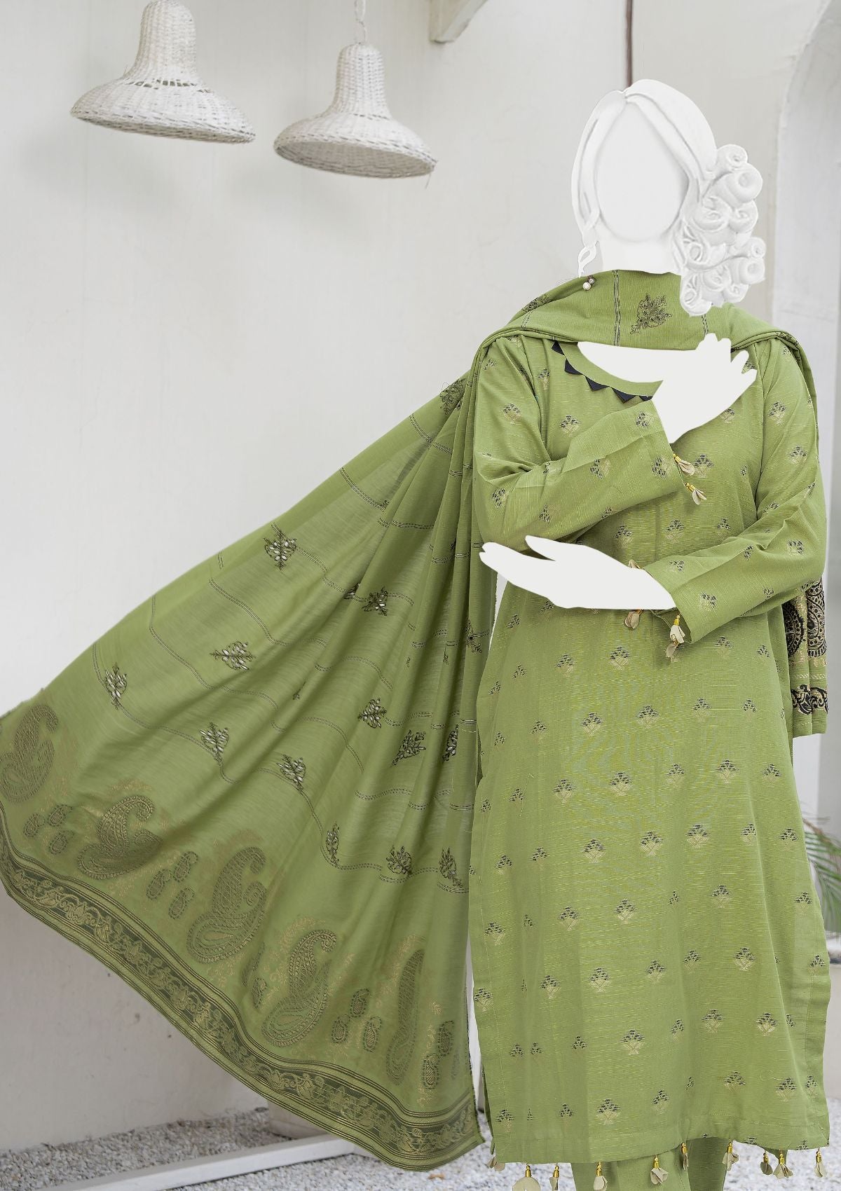 Mehwish Emb Khaddar'24 D-31425