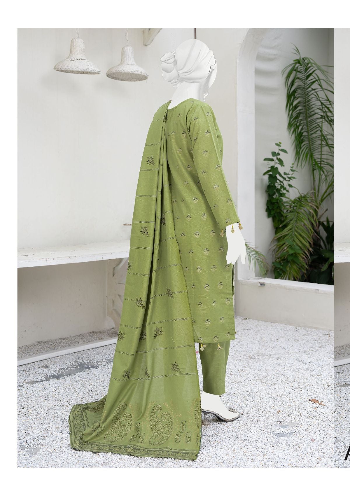Mehwish Emb Khaddar'24 D-31425