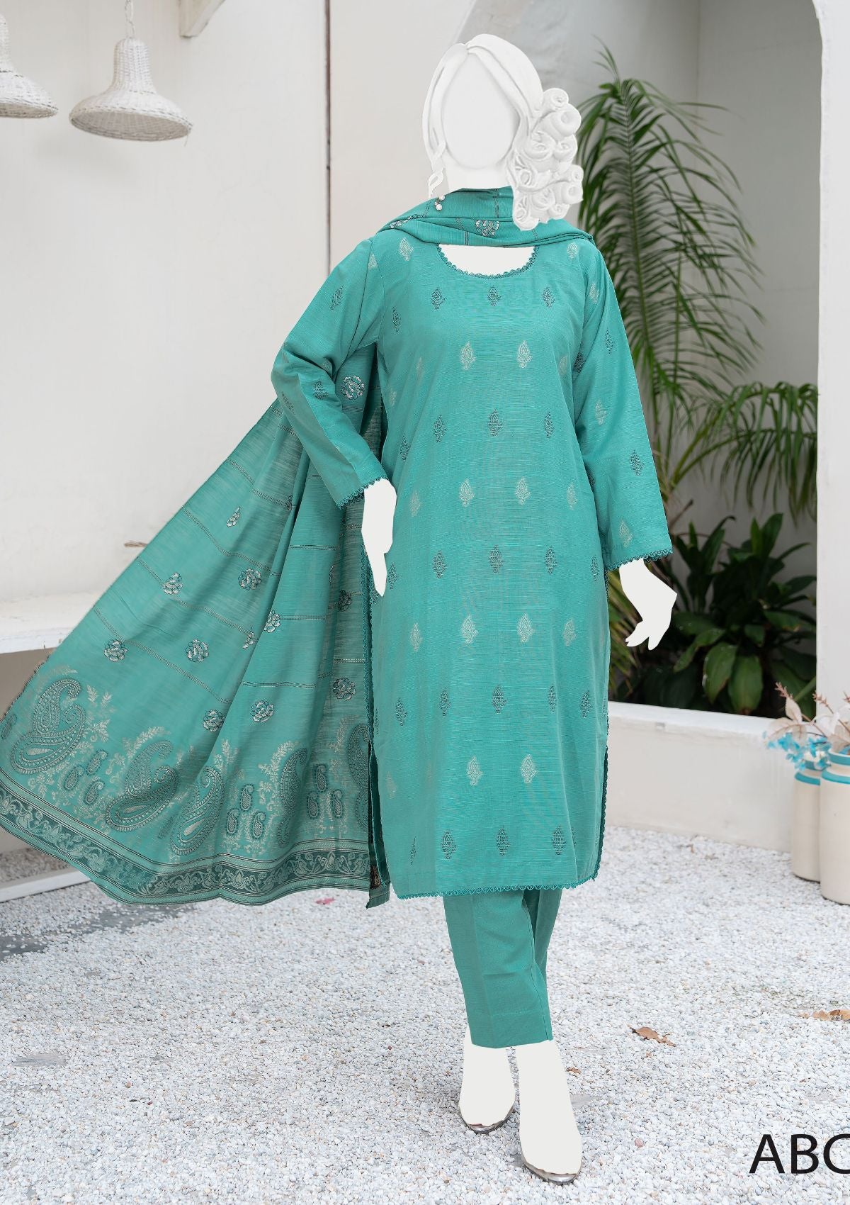 Mehwish Emb Khaddar'24 D-31525
