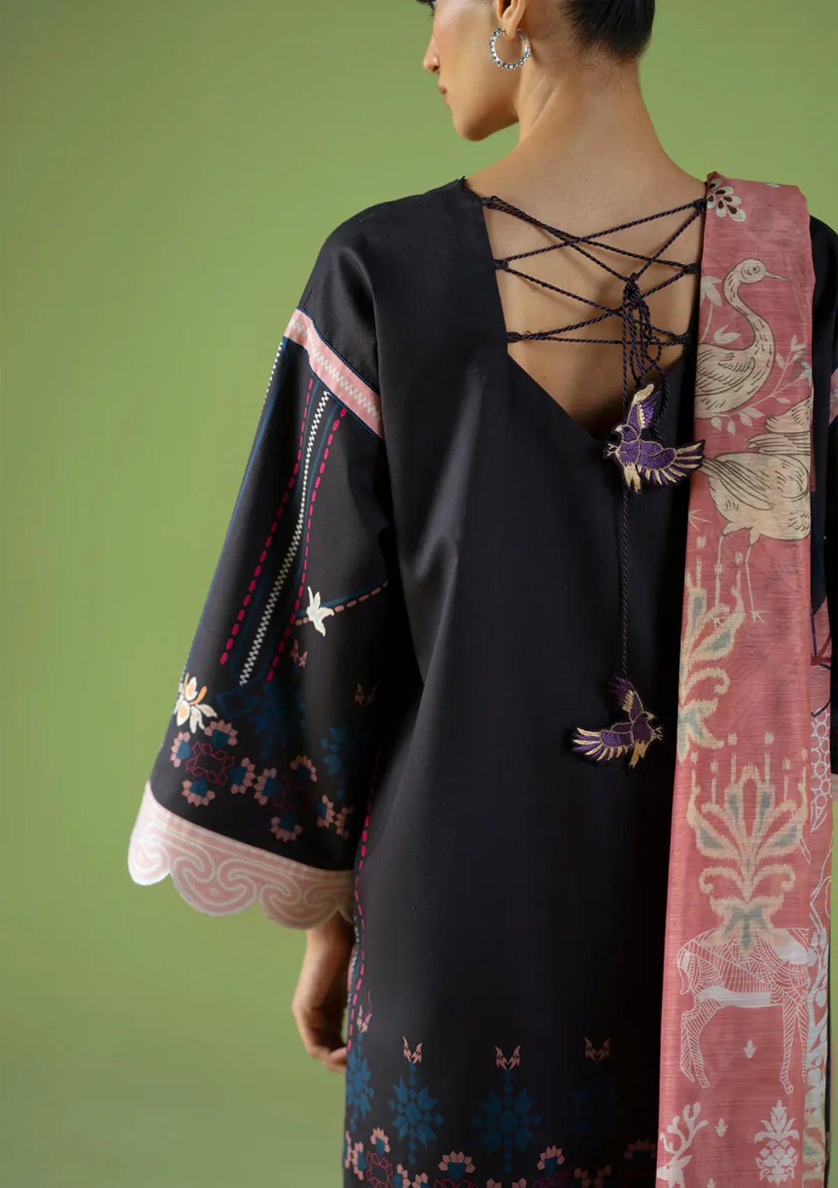 mohsin-saeed-fabrics-designer-daily-wear-formal-and-wedding-suits-within-budget-This-product-is-from-saira-rizwan-joolie-prints25-jpu25-04-city-bloom-is-available-on-Mohsin-saeed-fabrics-website.