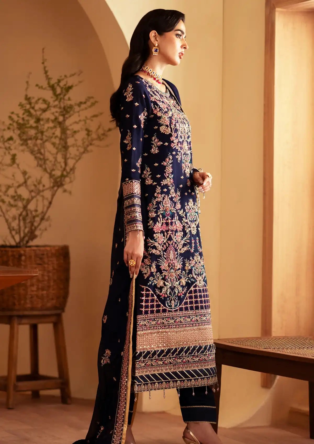 Emaan Adeel Romansiyyah Luxury Formal'24 NAGEENA
