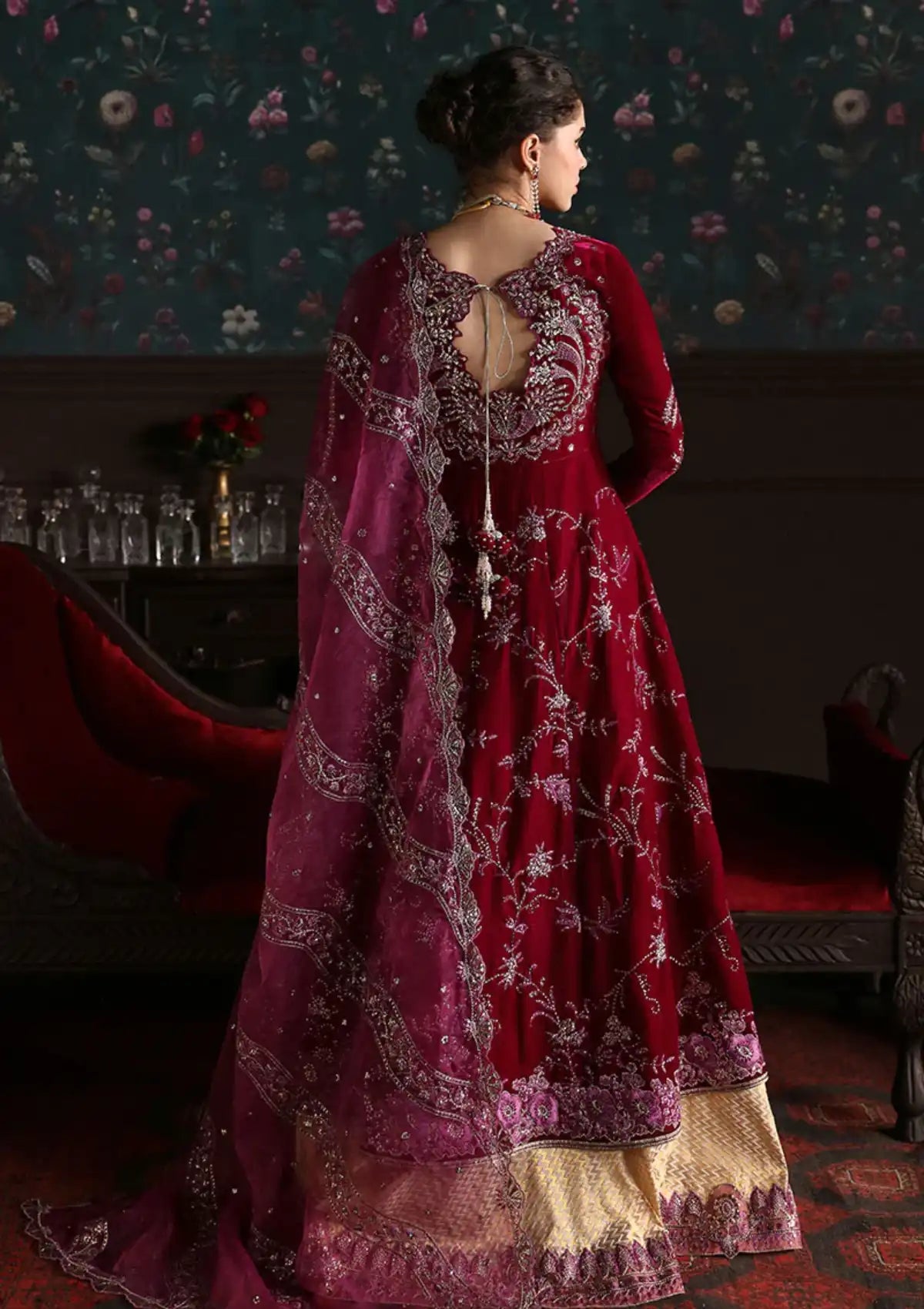 Mushq Niloufer Velvet Edit'23 MV-06 ROXANA - Mohsin Saeed Fabrics