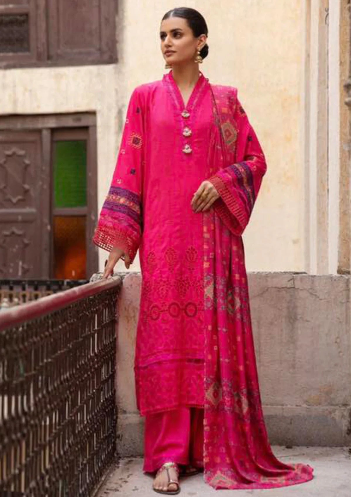 Mahee's Emb Slub'23 D-02 - Mohsin Saeed Fabrics