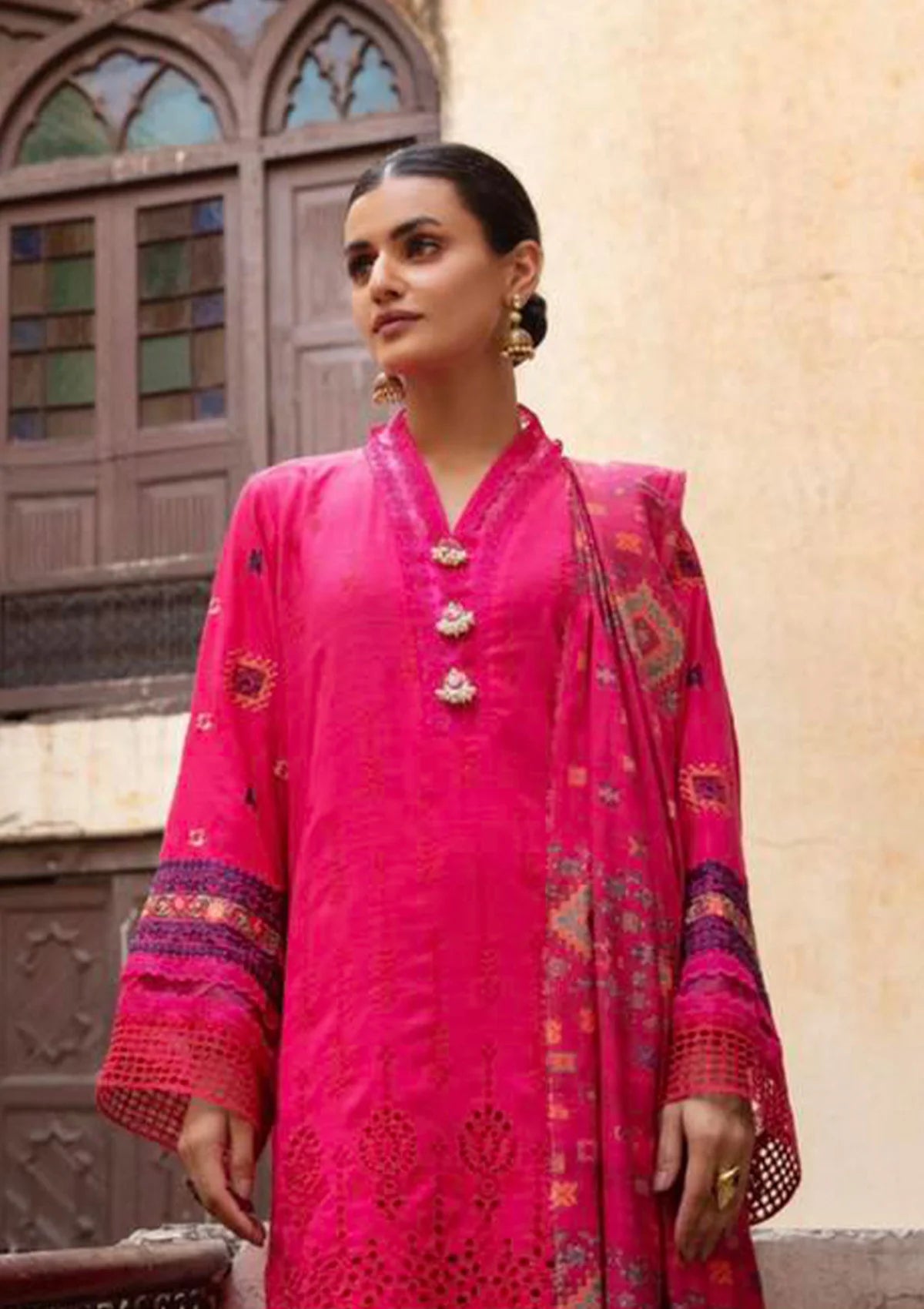 Mahee's Emb Slub'23 D-02 - Mohsin Saeed Fabrics