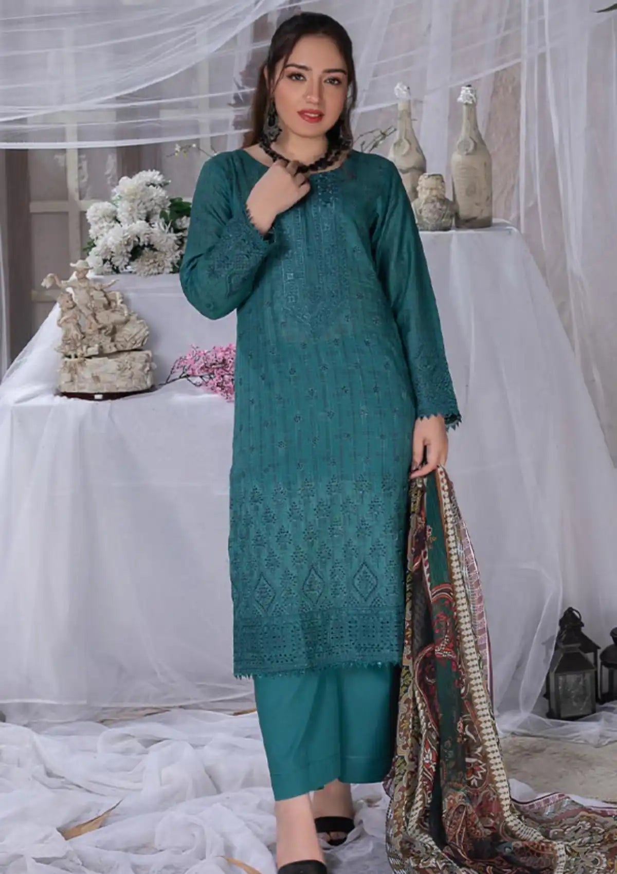 Manizay Nikhar Emb Lawn'24 D-02 - Mohsin Saeed Fabrics