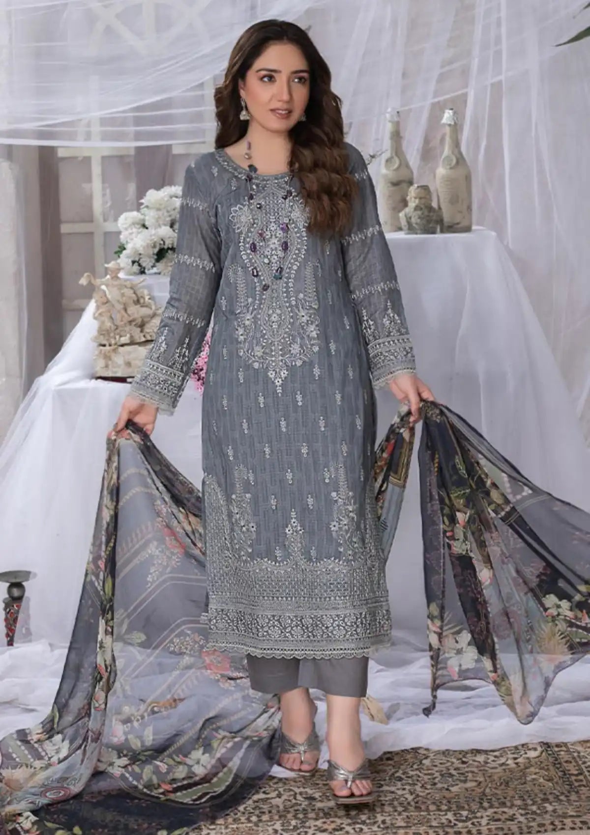 Manizay Nikhar Emb Lawn'24 D-06 - Mohsin Saeed Fabrics