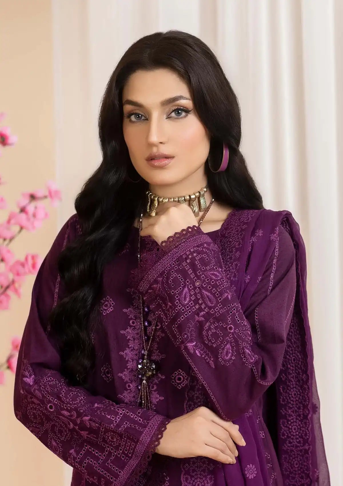 Manizay Dilkash Afsana Emb Karandi'23 D-04 - Mohsin Saeed Fabrics