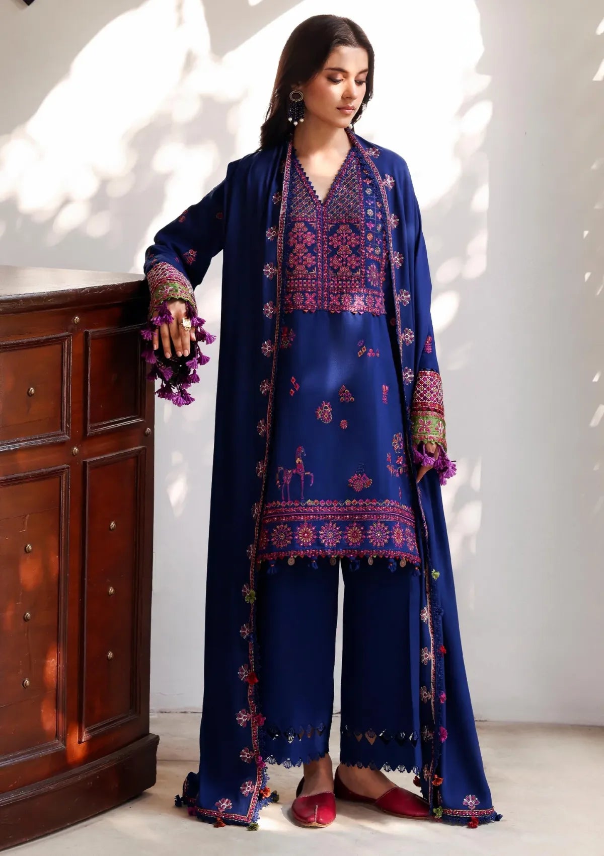 Republic Amaris Luxury Shawl'25 D-10 Maris