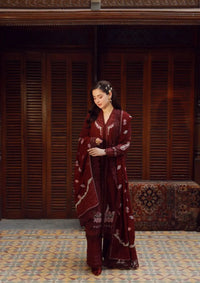 Maryam Hussain Winter Shawl'25 - Taali