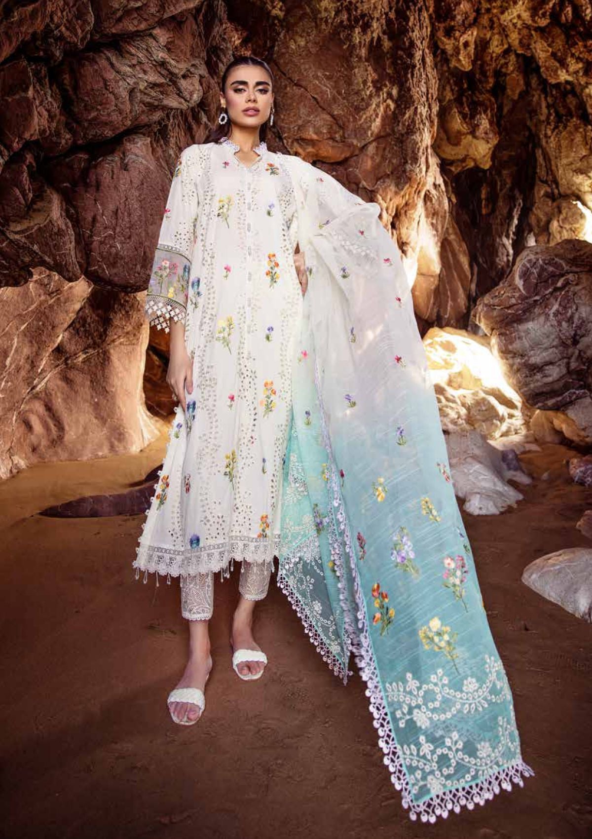 Muscari Luxury Lawn'24 MLEC-911 - Mohsin Saeed Fabrics