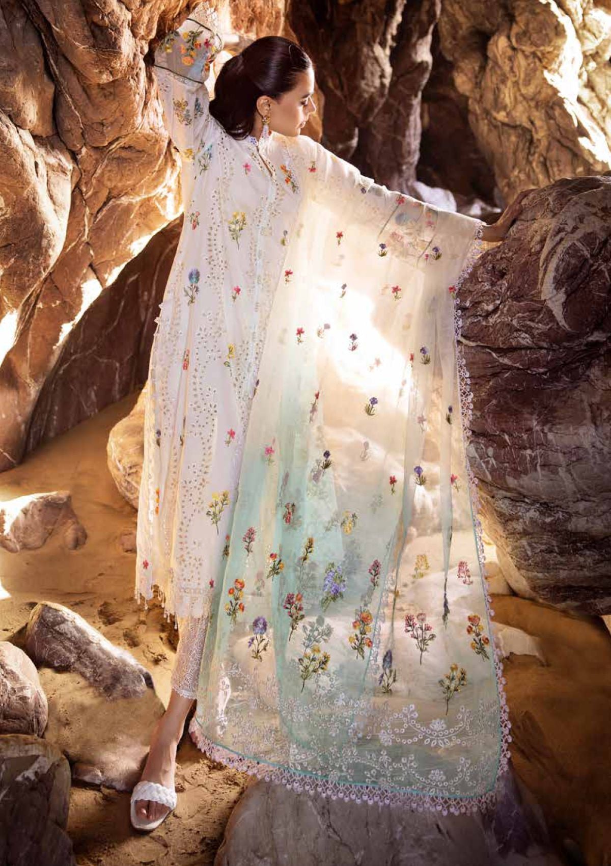 Muscari Luxury Lawn'24 MLEC-911 - Mohsin Saeed Fabrics