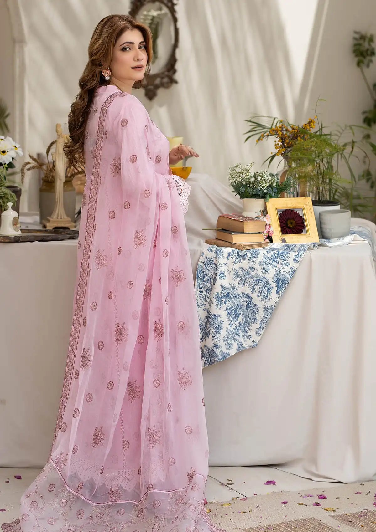 Noor-e-Fajar By Raeesa Apana Lawn'24 Vol-02 NF-1302 - Mohsin Saeed Fabrics