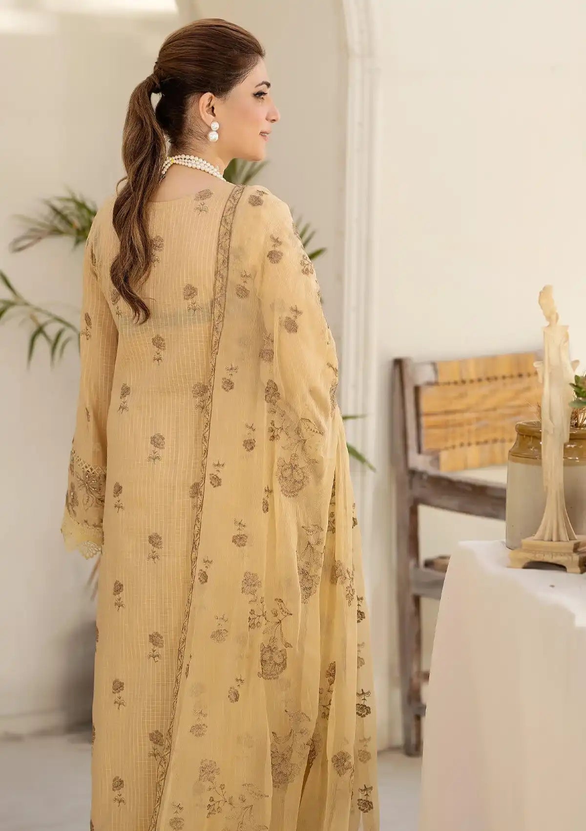 Noor-e-Fajar By Raeesa Apana Lawn'24 Vol-02 NF-1303 - Mohsin Saeed Fabrics