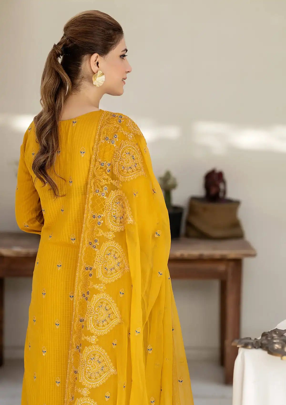 Noor-e-Fajar By Raeesa Apana Lawn'24 Vol-02 NF-1310 - Mohsin Saeed Fabrics