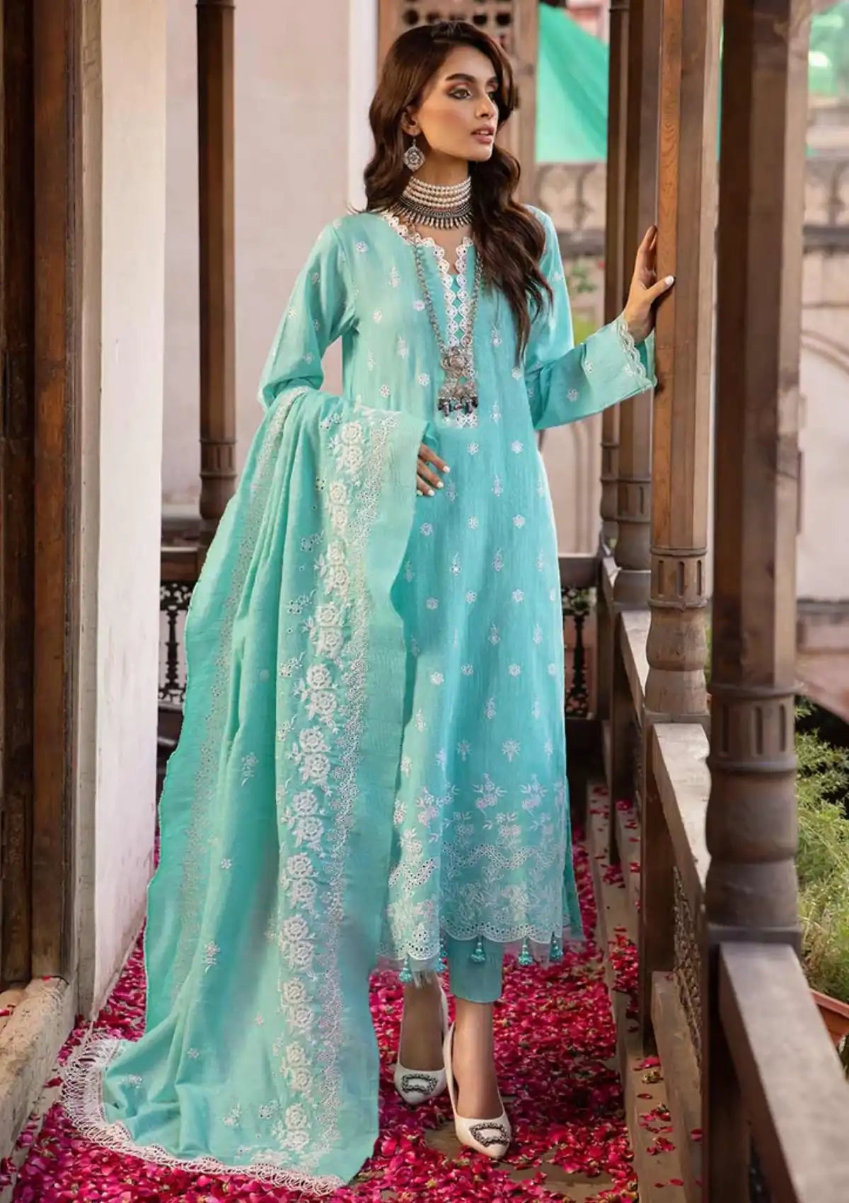 Rajbari Nissa Chikankari Khaddar'23 D-03 - Mohsin Saeed Fabrics