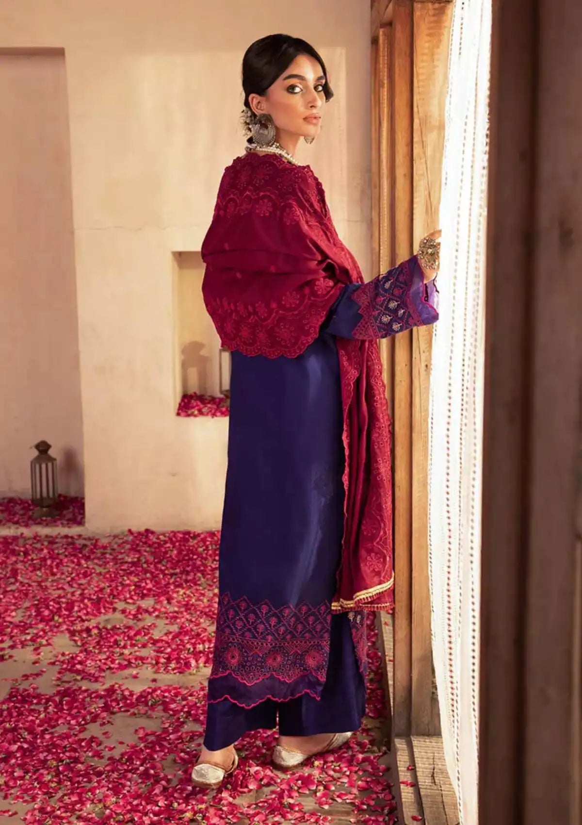 Rajbari Nissa Chikankari Khaddar'23 D-04 - Mohsin Saeed Fabrics