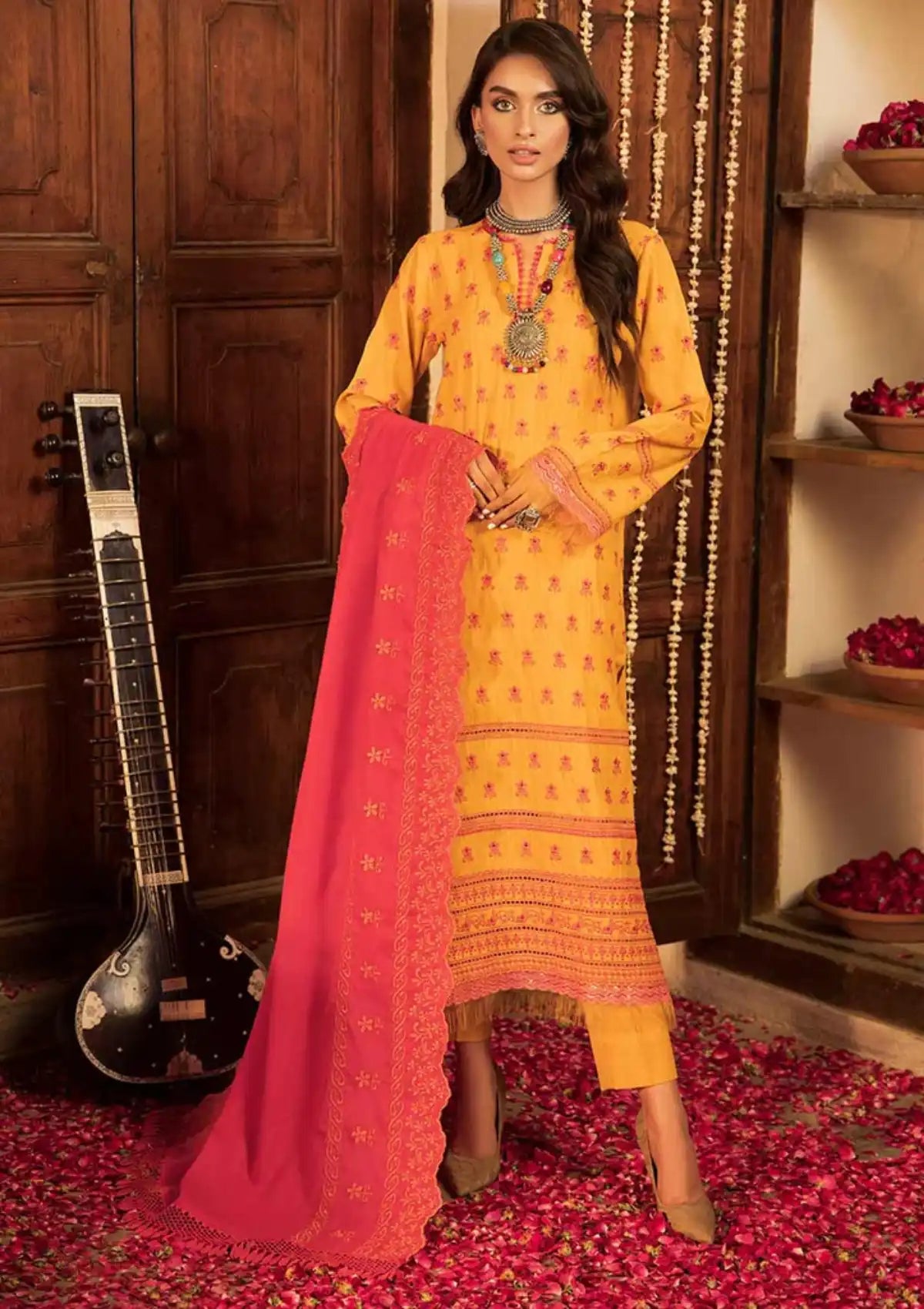 Rajbari Nissa Chikankari Khaddar'23 D-07 - Mohsin Saeed Fabrics