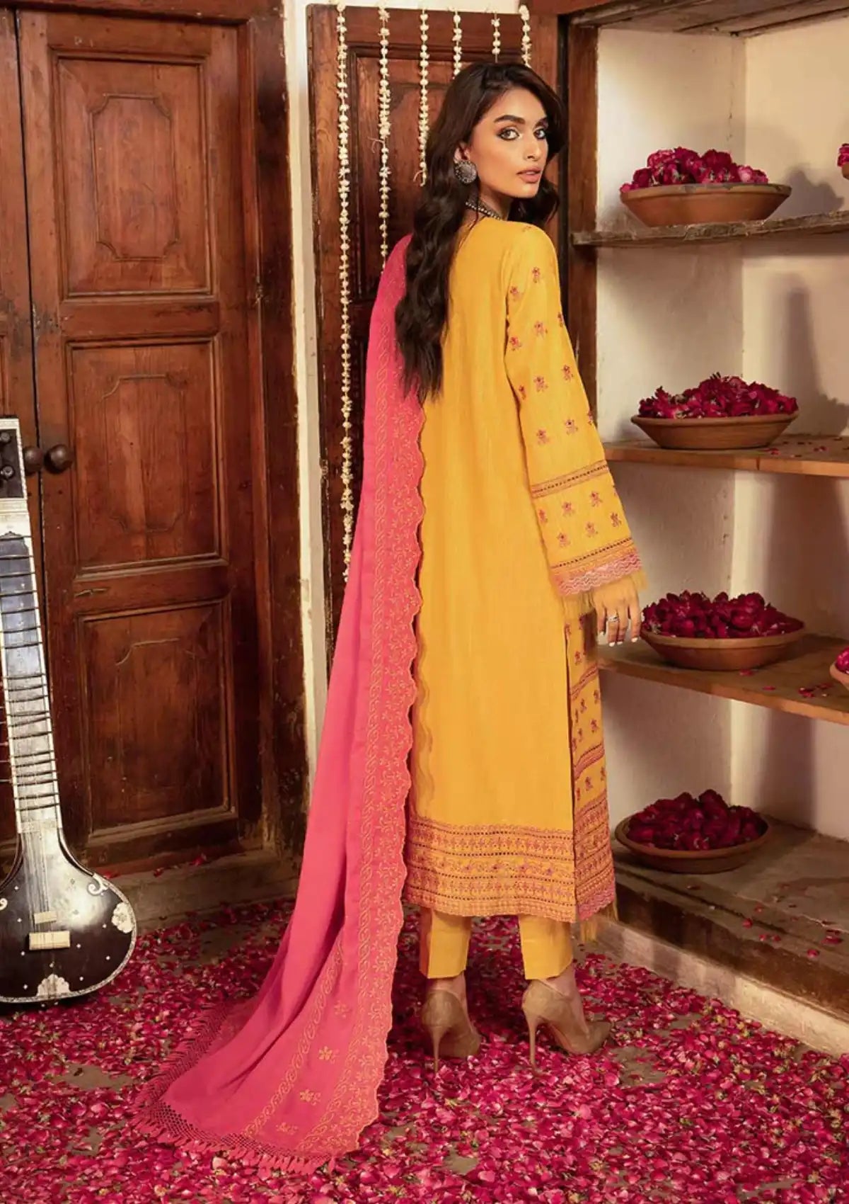 Rajbari Nissa Chikankari Khaddar'23 D-07 - Mohsin Saeed Fabrics