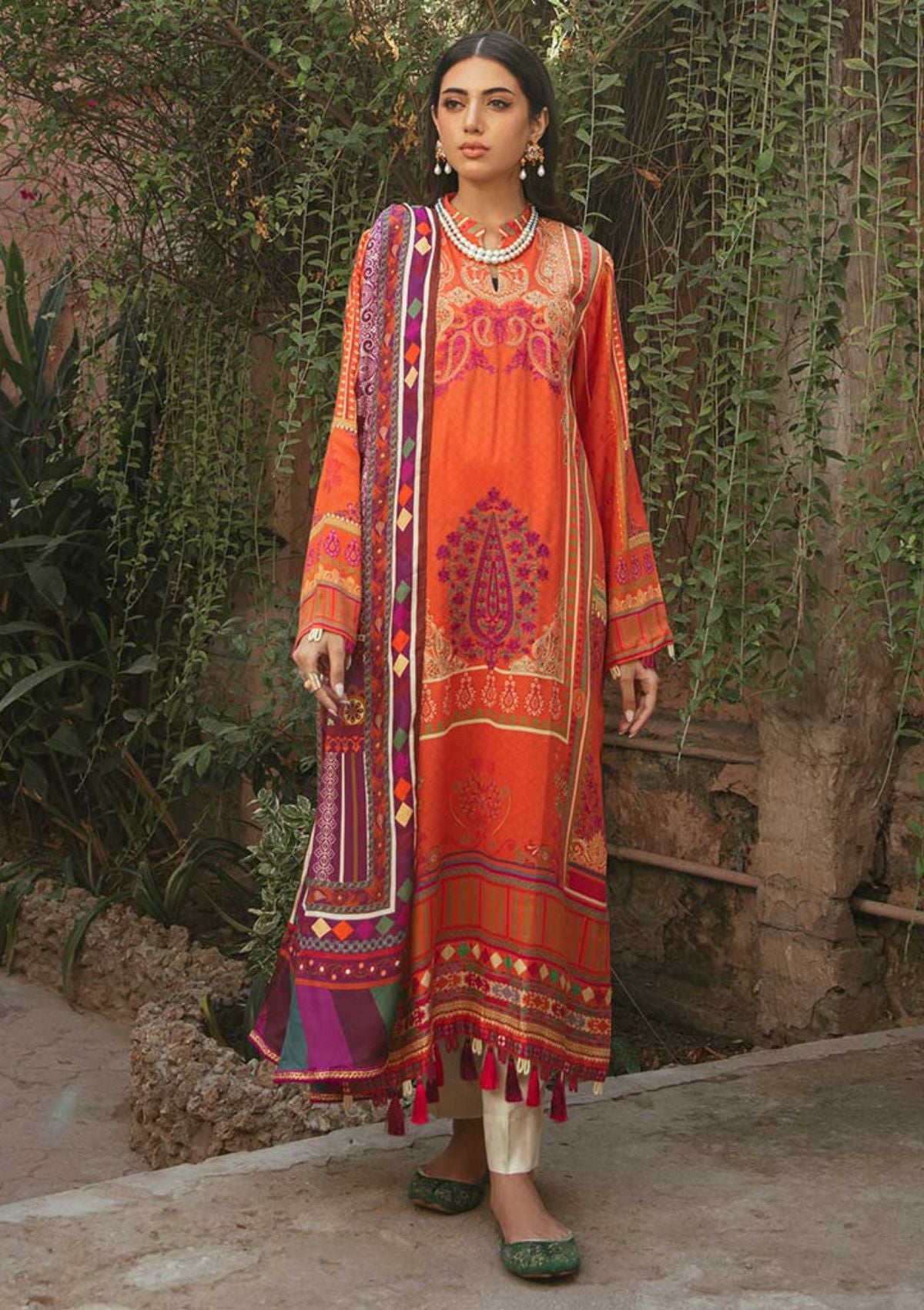 Nissa Winter By Rajbari'23 D-2A - Mohsin Saeed Fabrics