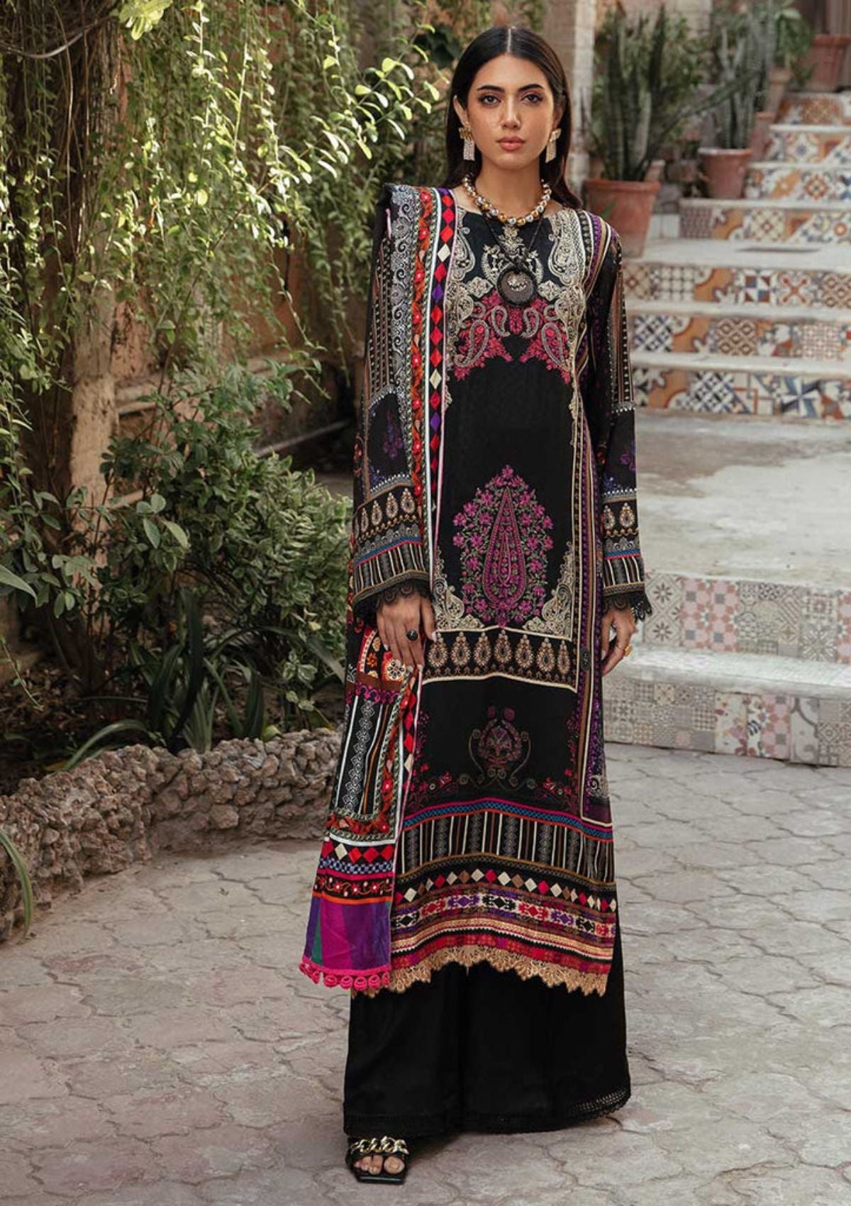 Nissa Winter By Rajbari'23 D-2B - Mohsin Saeed Fabrics