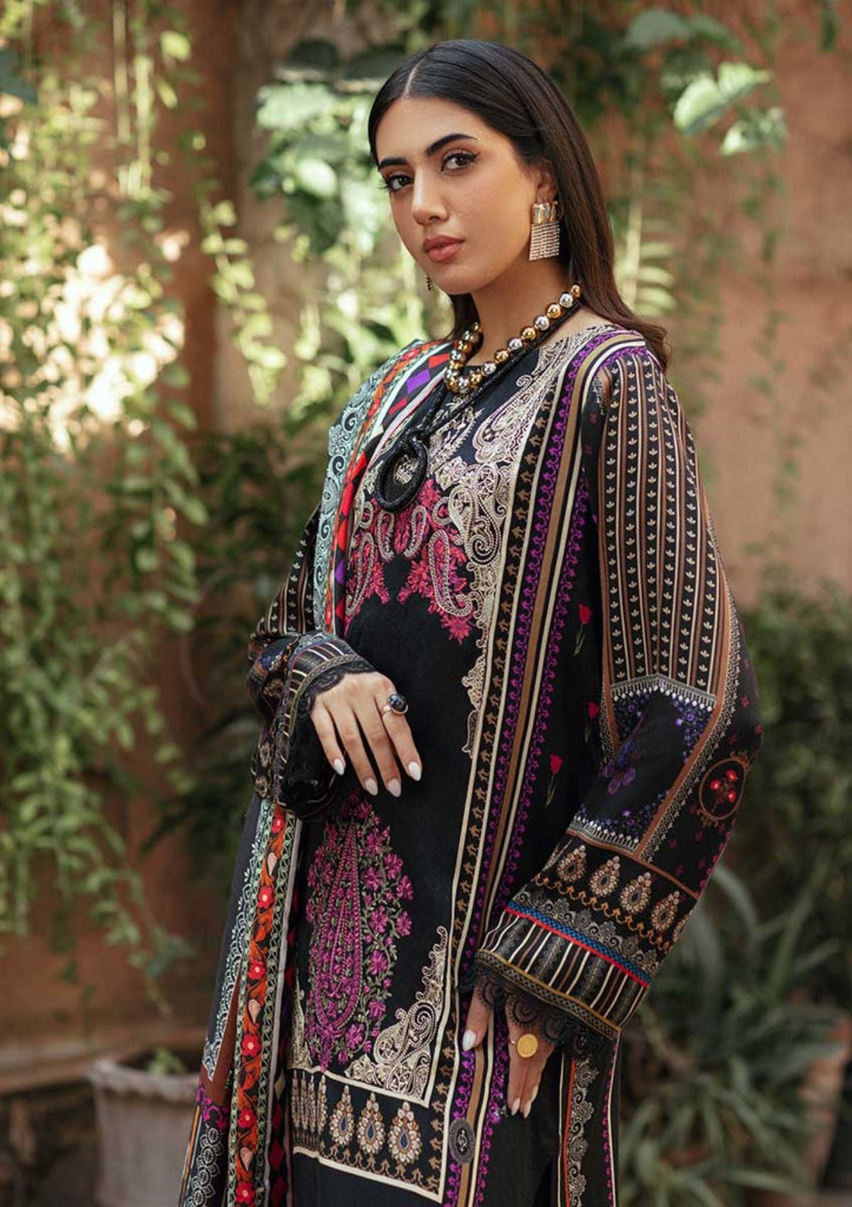 Nissa Winter By Rajbari'23 D-2B - Mohsin Saeed Fabrics