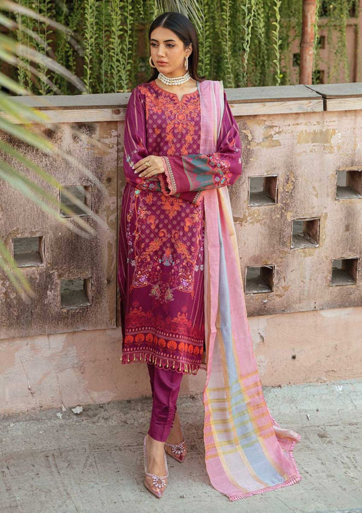 Nissa Winter By Rajbari'23 D-5B - Mohsin Saeed Fabrics