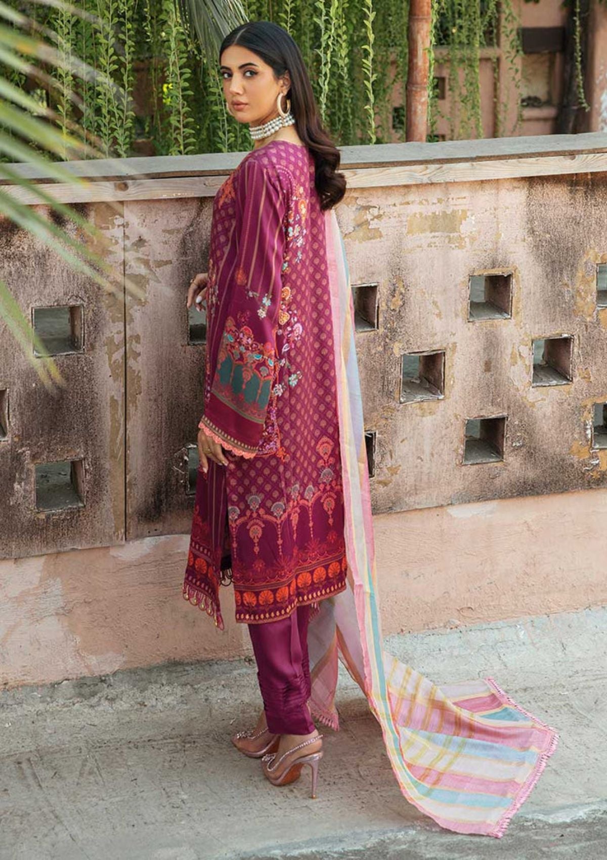 Nissa Winter By Rajbari'23 D-5B - Mohsin Saeed Fabrics