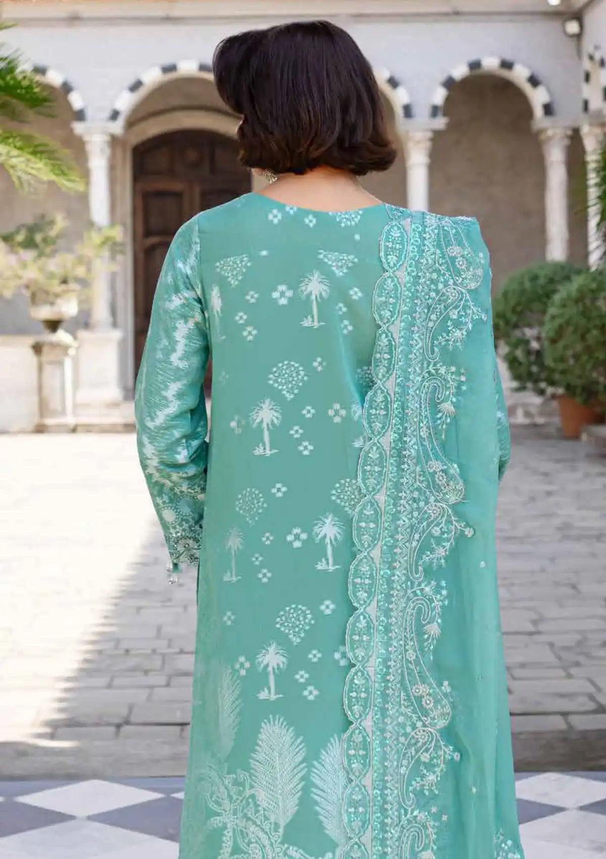 mohsin-saeed-fabrics-is-selling-online-and-in stores-Luxury-daily-wear-wedding-wear-formal-wear-in-budgeted-price-This-product-is-from-nureh-exclusive-jacquard-lawn25-ne-157-is-available-on-Mohsin-saeed-fabrics-website.