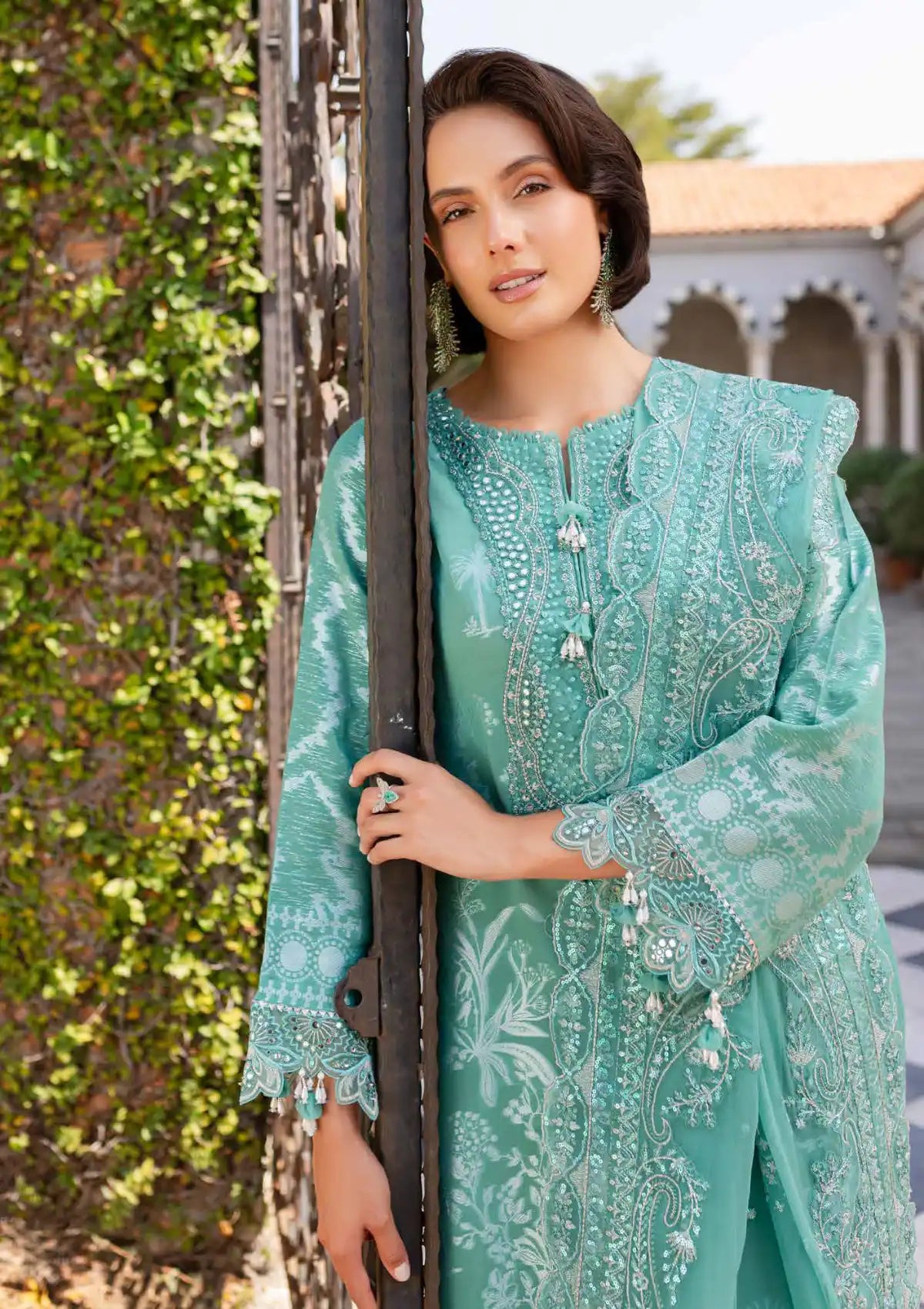 mohsin-saeed-fabrics-is-selling-online-and-in stores-Luxury-daily-wear-wedding-wear-formal-wear-in-budgeted-price-This-product-is-from-nureh-exclusive-jacquard-lawn25-ne-157-is-available-on-Mohsin-saeed-fabrics-website.