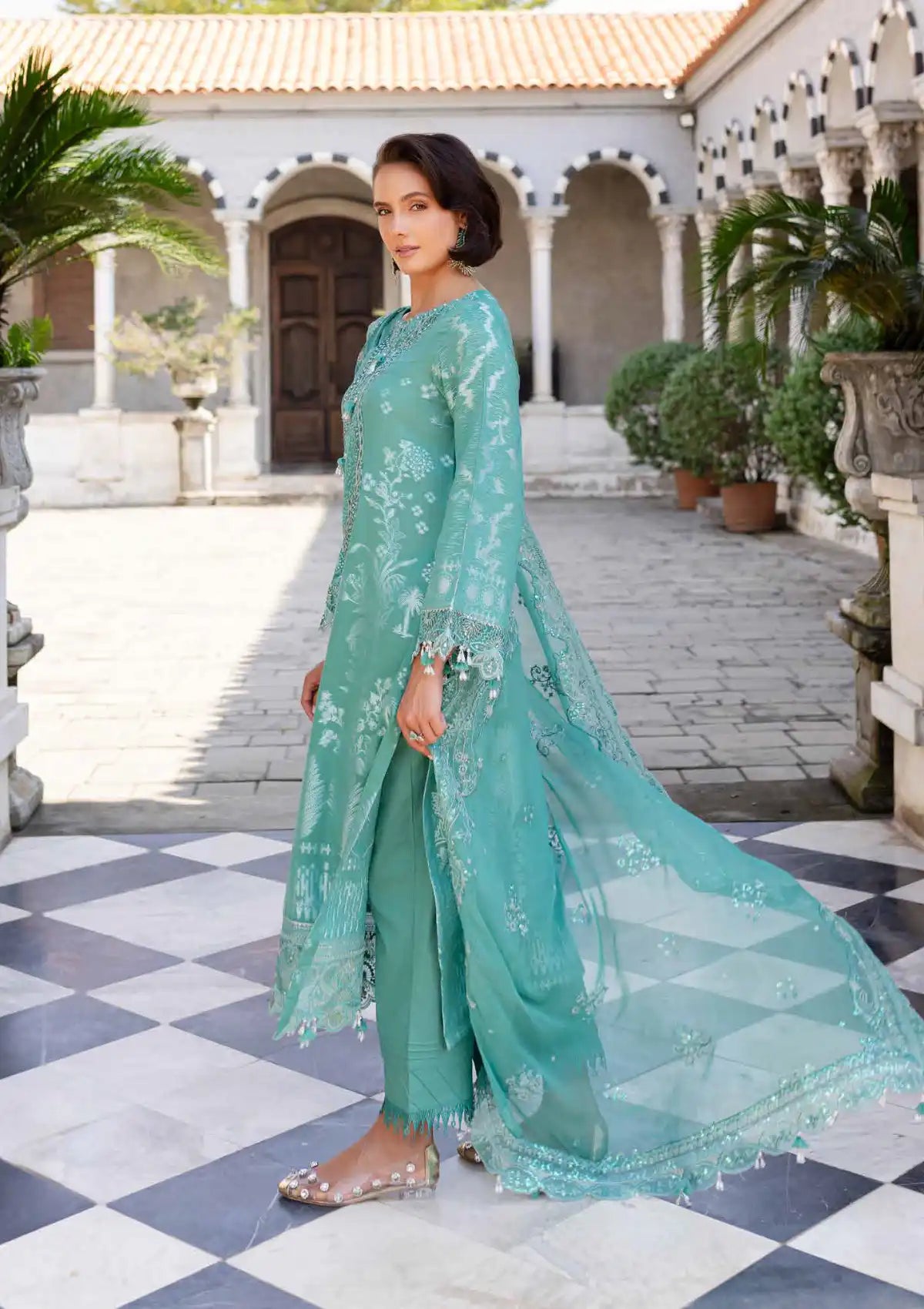 mohsin-saeed-fabrics-is-selling-online-and-in stores-Luxury-daily-wear-wedding-wear-formal-wear-in-budgeted-price-This-product-is-from-nureh-exclusive-jacquard-lawn25-ne-157-is-available-on-Mohsin-saeed-fabrics-website.