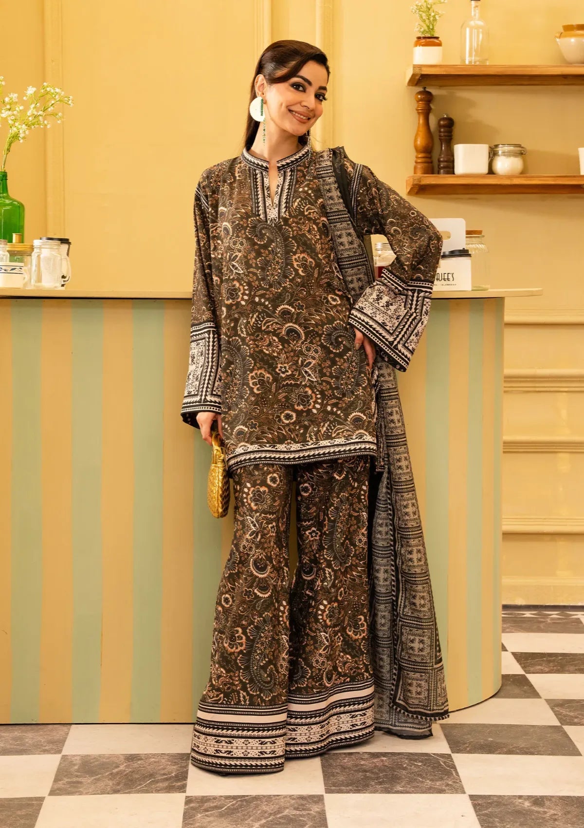 Maria Osama Khan Retro'26 D-08 Solene