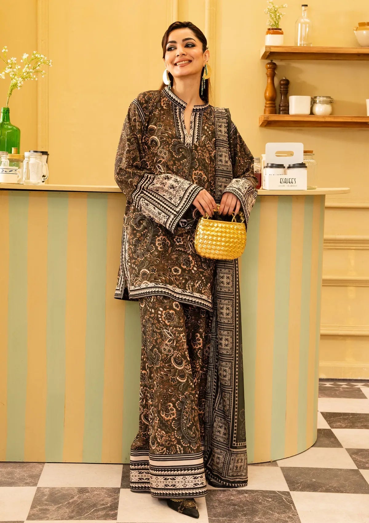 Maria Osama Khan Retro'26 D-08 Solene