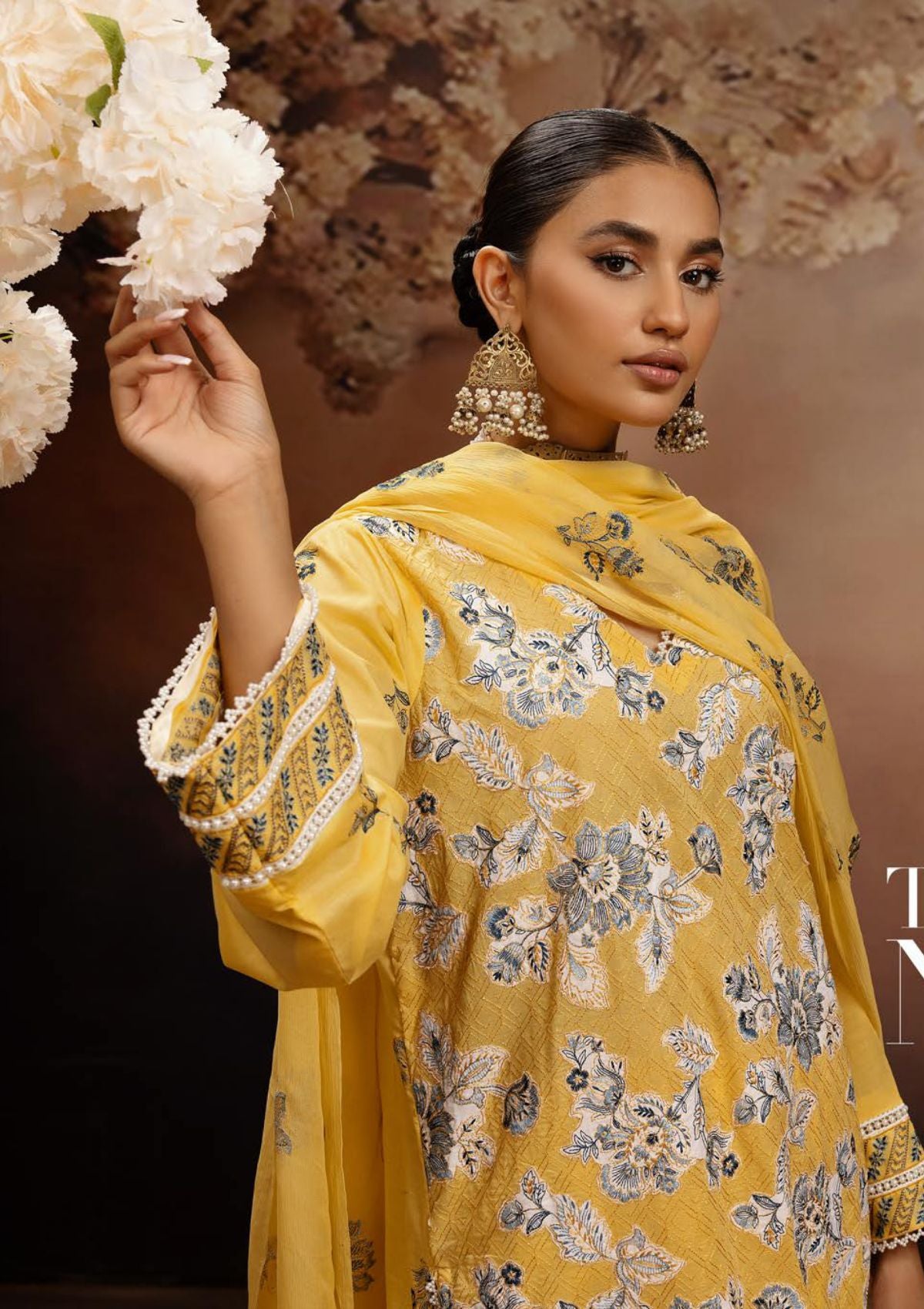 Omnia Signature Lawn By Khoobsurat'23 SL-202 - Mohsin Saeed Fabrics