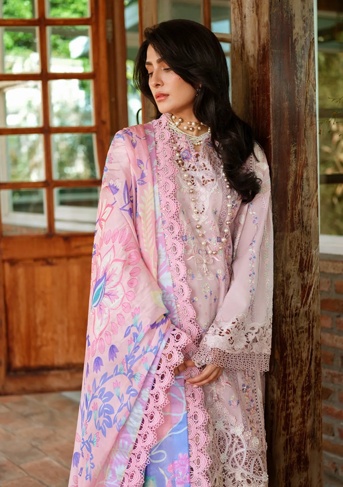 Mushq Amoi Held by Love'26 D-03 Opulent Whisper